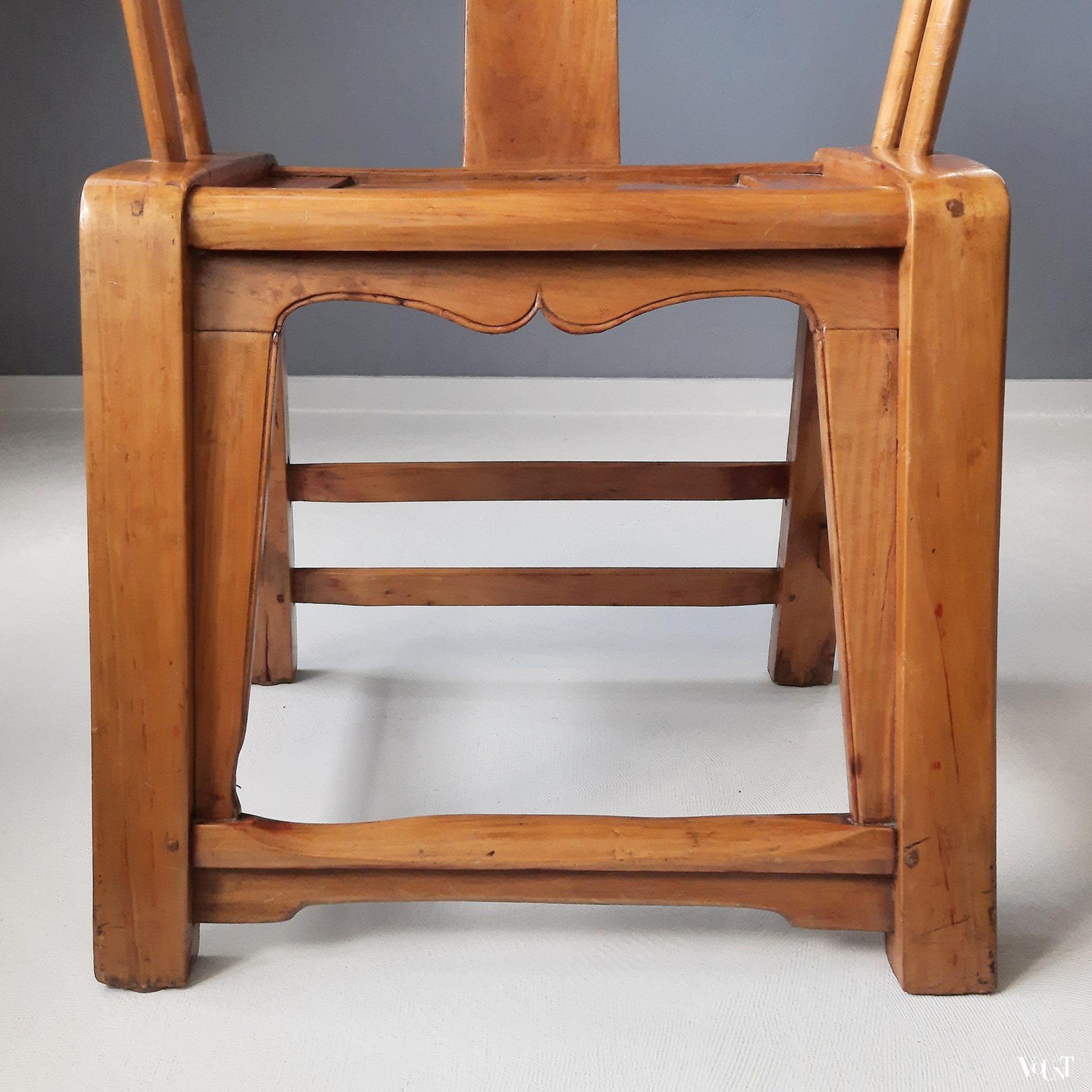 Vintage Chinese hoefijzerstoel