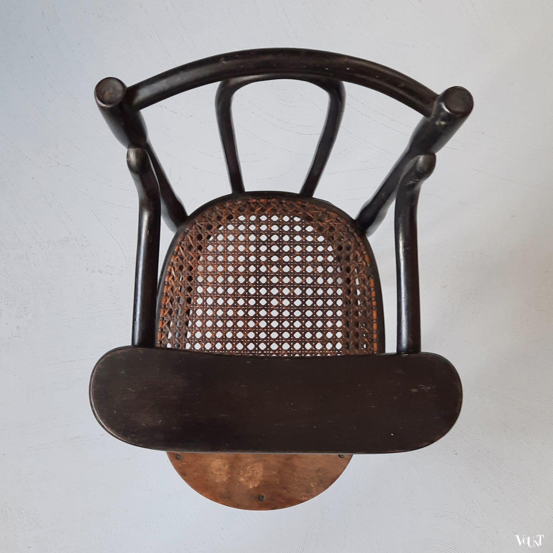 Antieke poppenstoel / Speisesessel nr. 2, Thonet, rond 1900