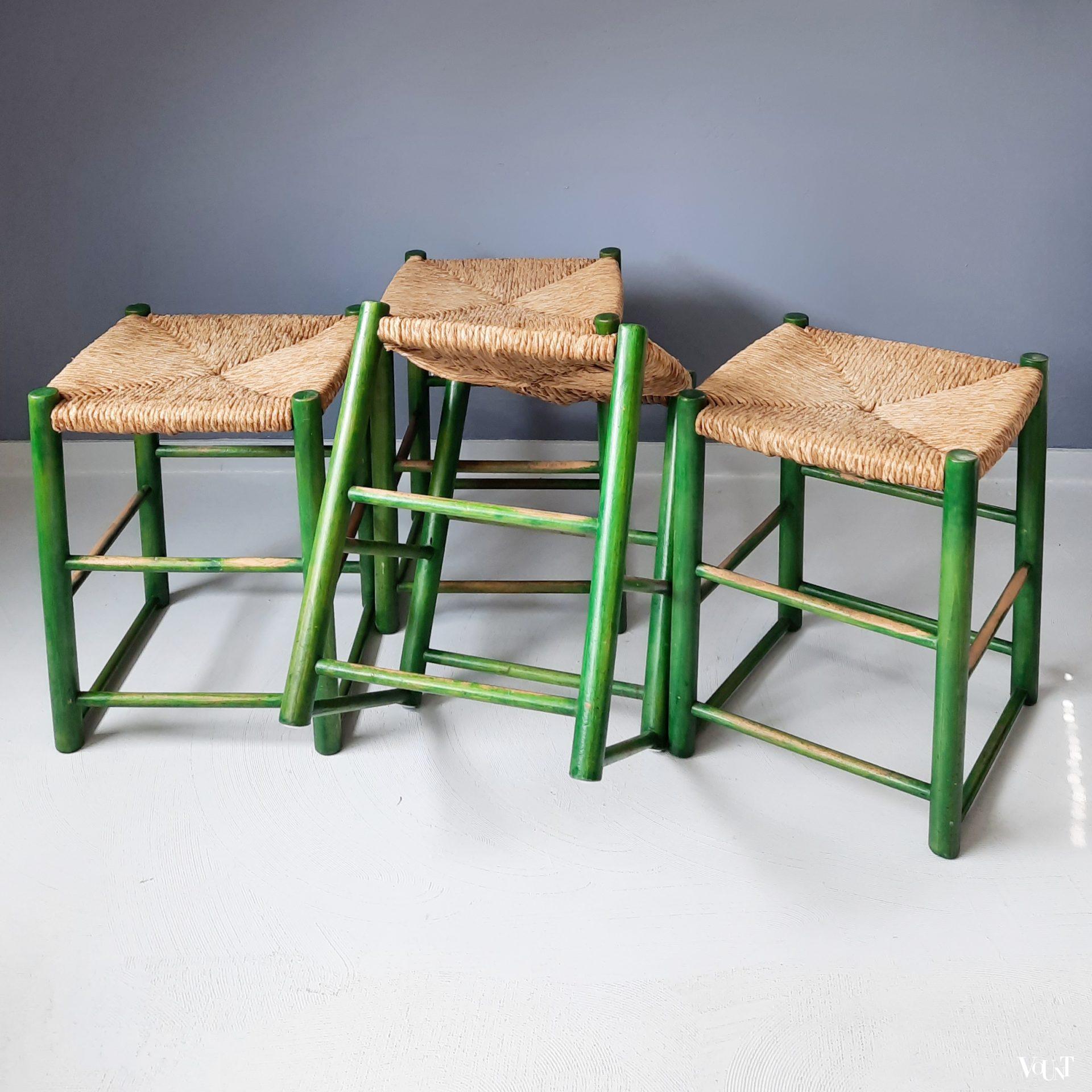 Set van 4 groene krukken met biezen zitting, jaren '70