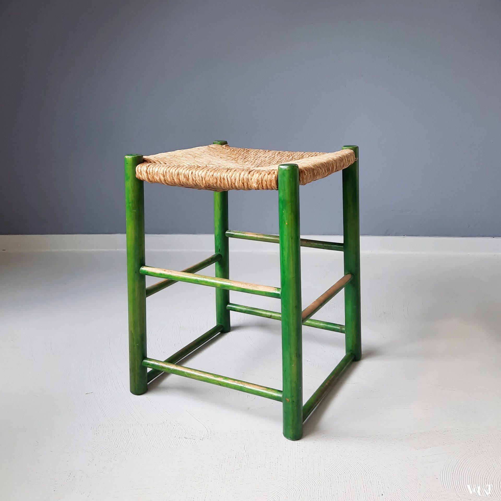 Set van 4 groene krukken met biezen zitting, jaren '70