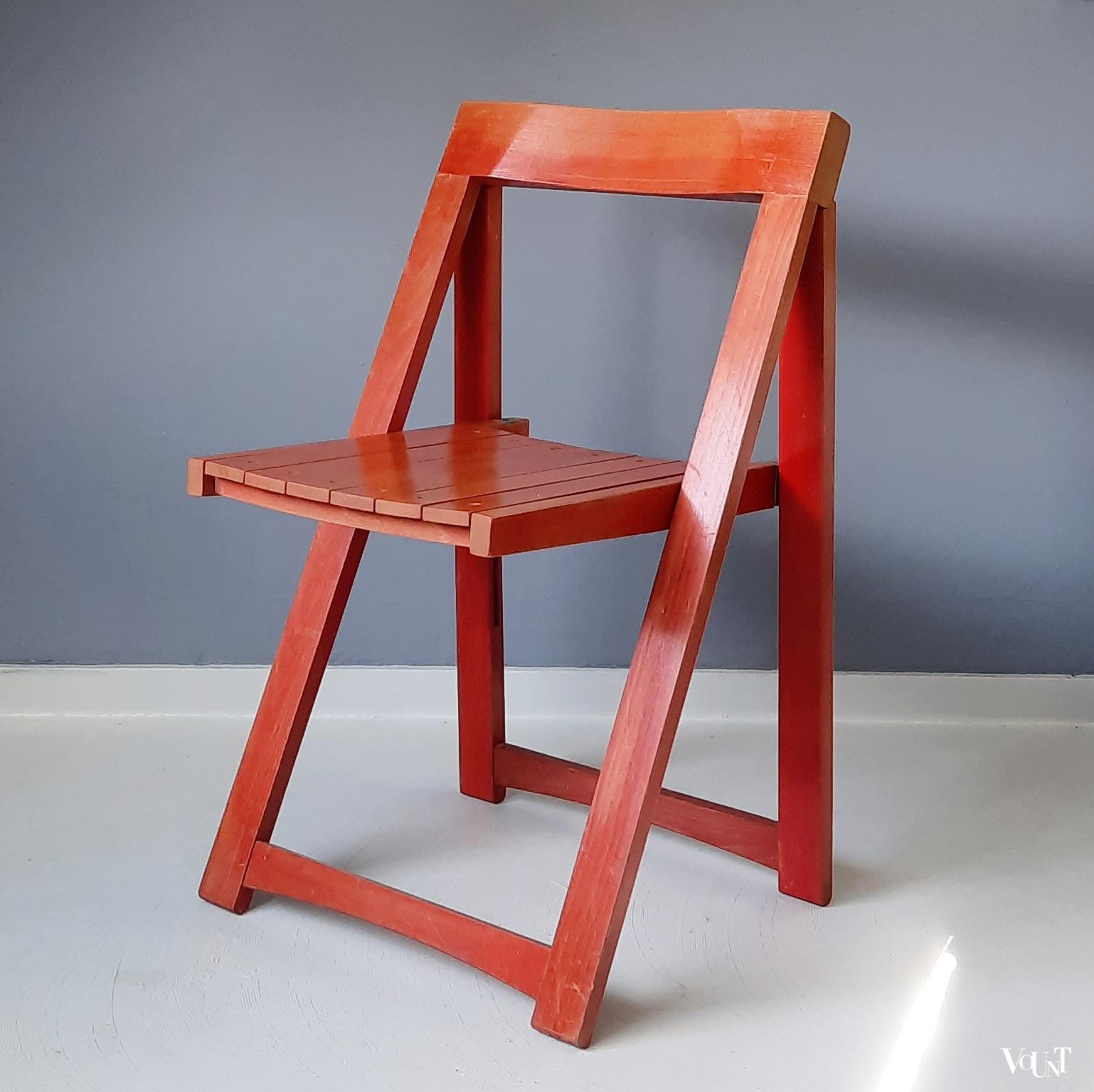 Rode houten klapstoel, Aldo Jacober voor Alberto Bazzani, jaren '70