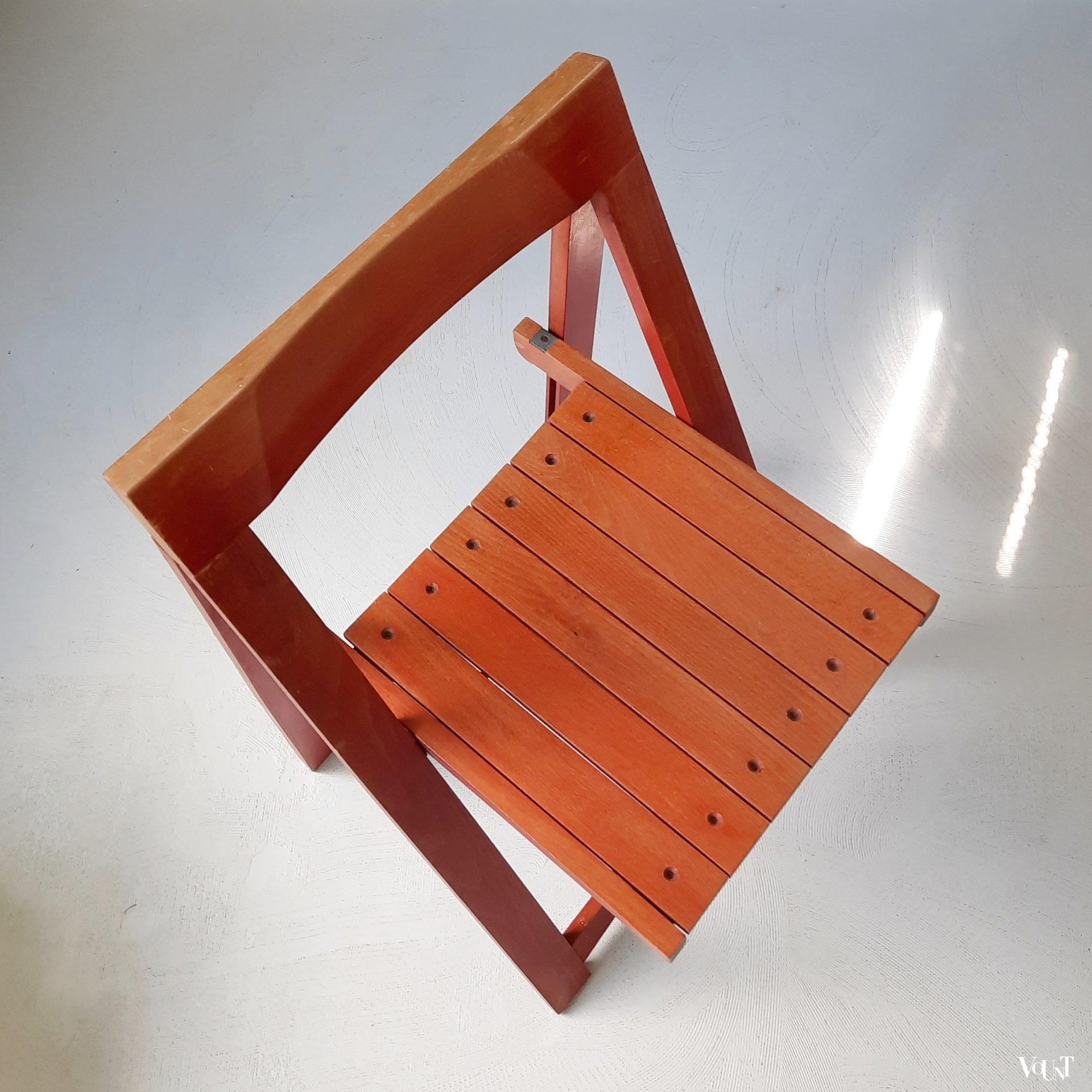 Rode houten klapstoel, Aldo Jacober voor Alberto Bazzani, jaren '70