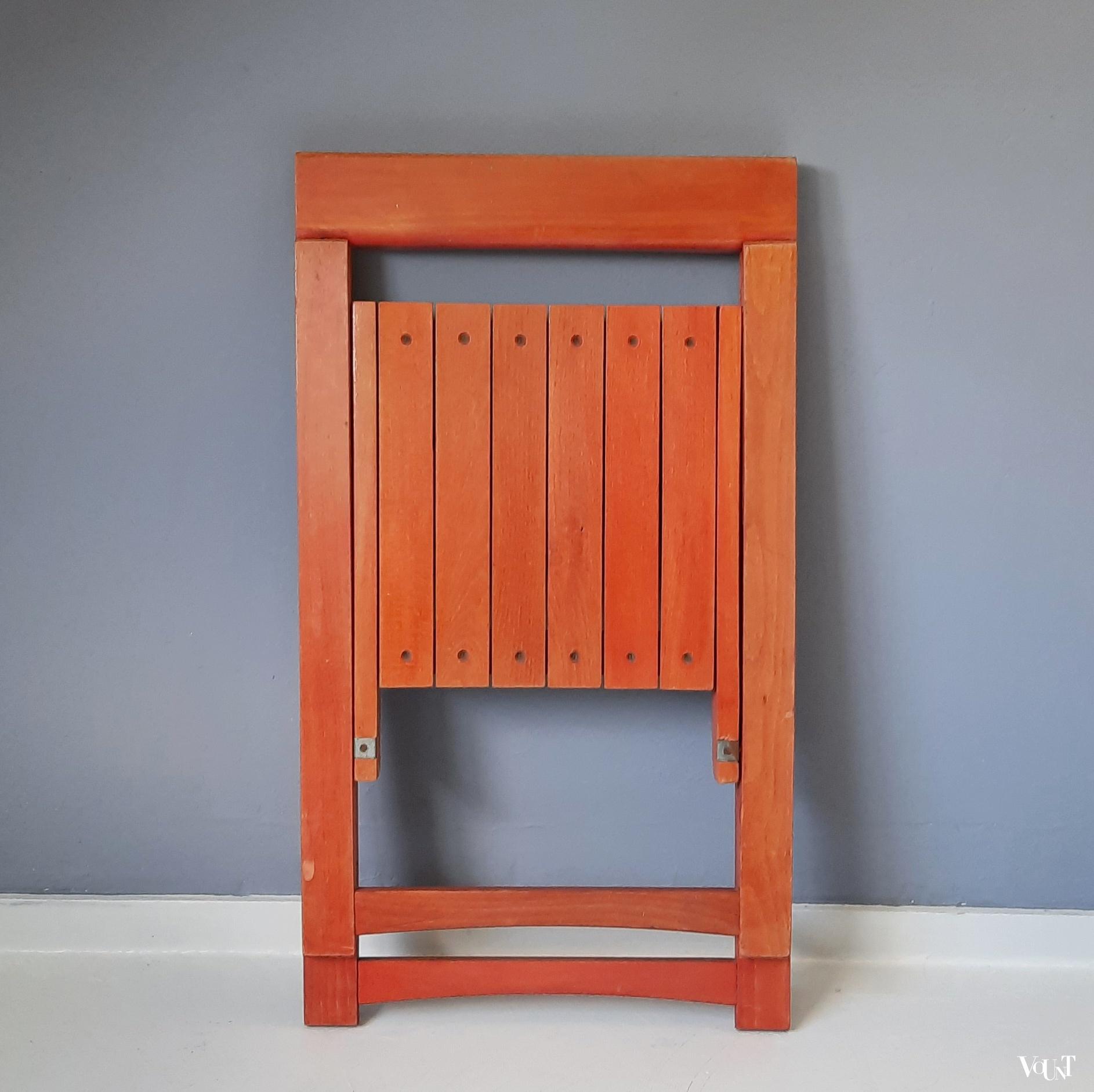 Rode houten klapstoel, Aldo Jacober voor Alberto Bazzani, jaren '70