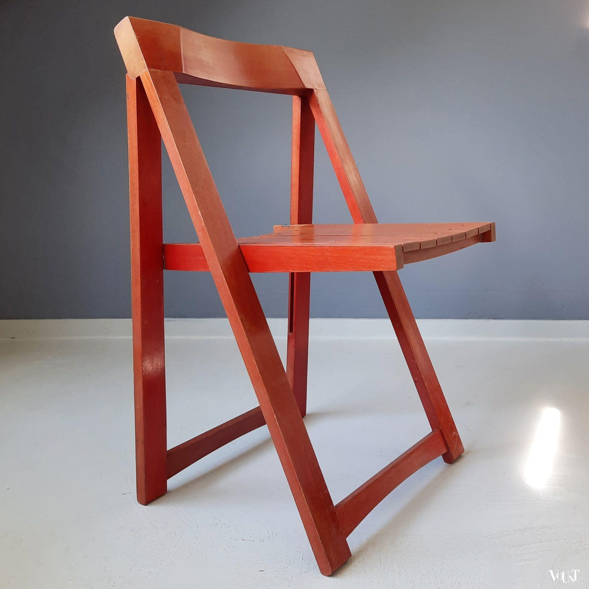 Rode houten klapstoel, Aldo Jacober voor Alberto Bazzani, jaren '70
