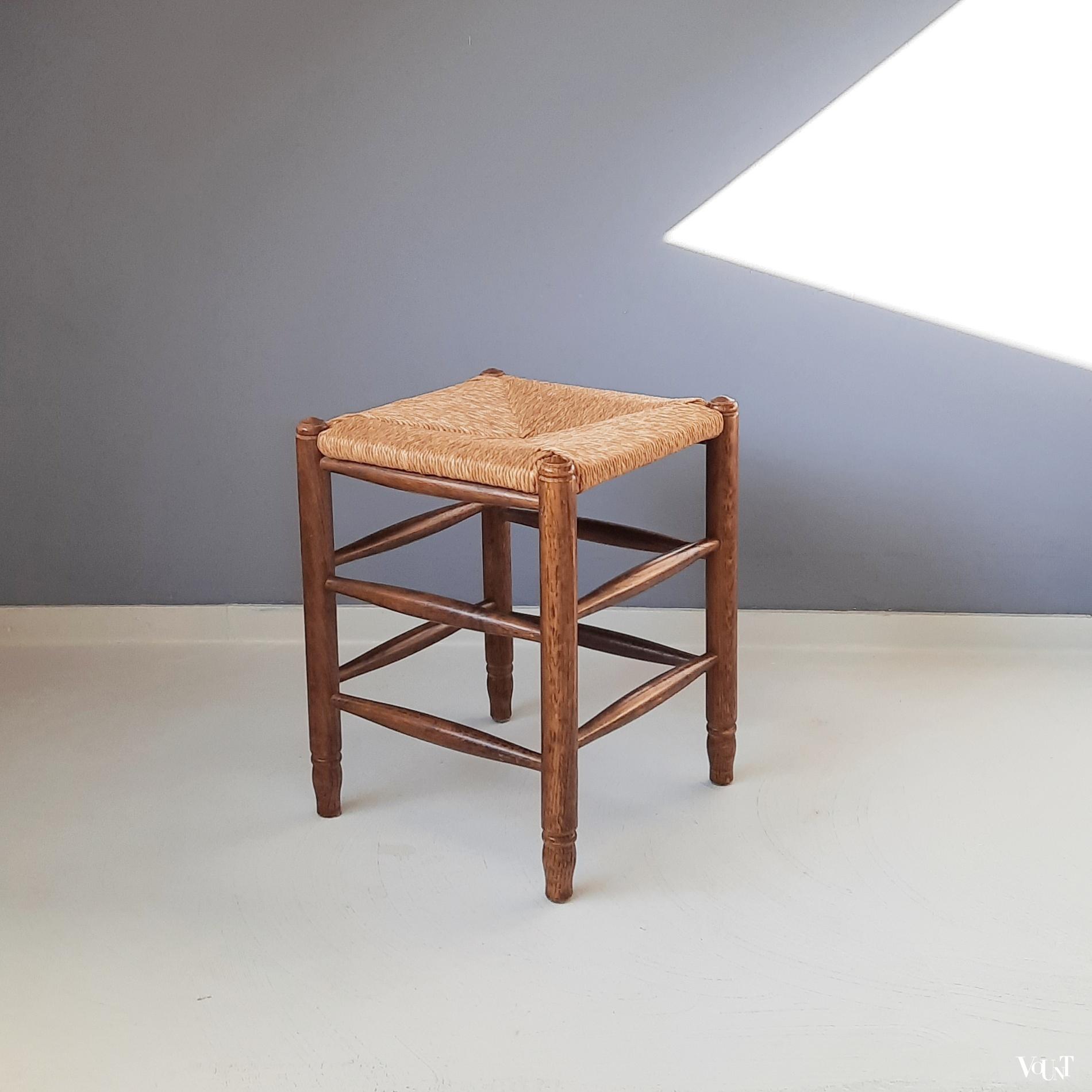 Houten kruk met biezen zitting, jaren '60