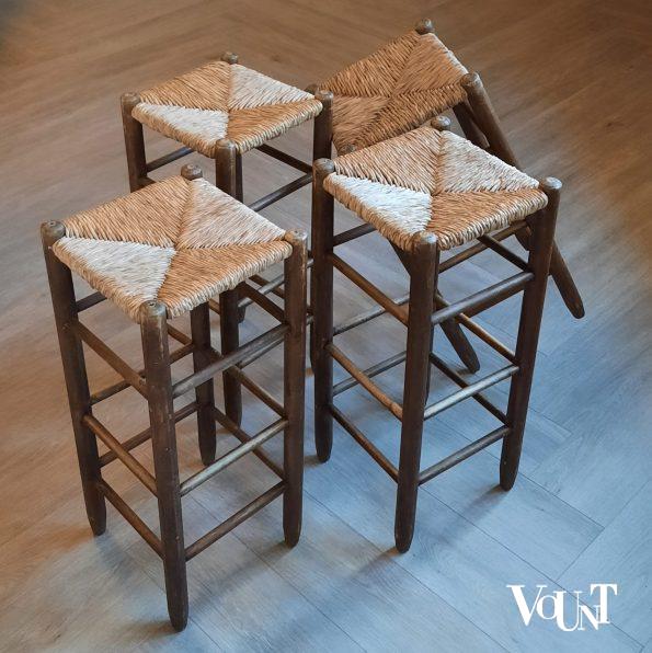 Set van 4 hoge krukken met biezen zitting, jaren '60