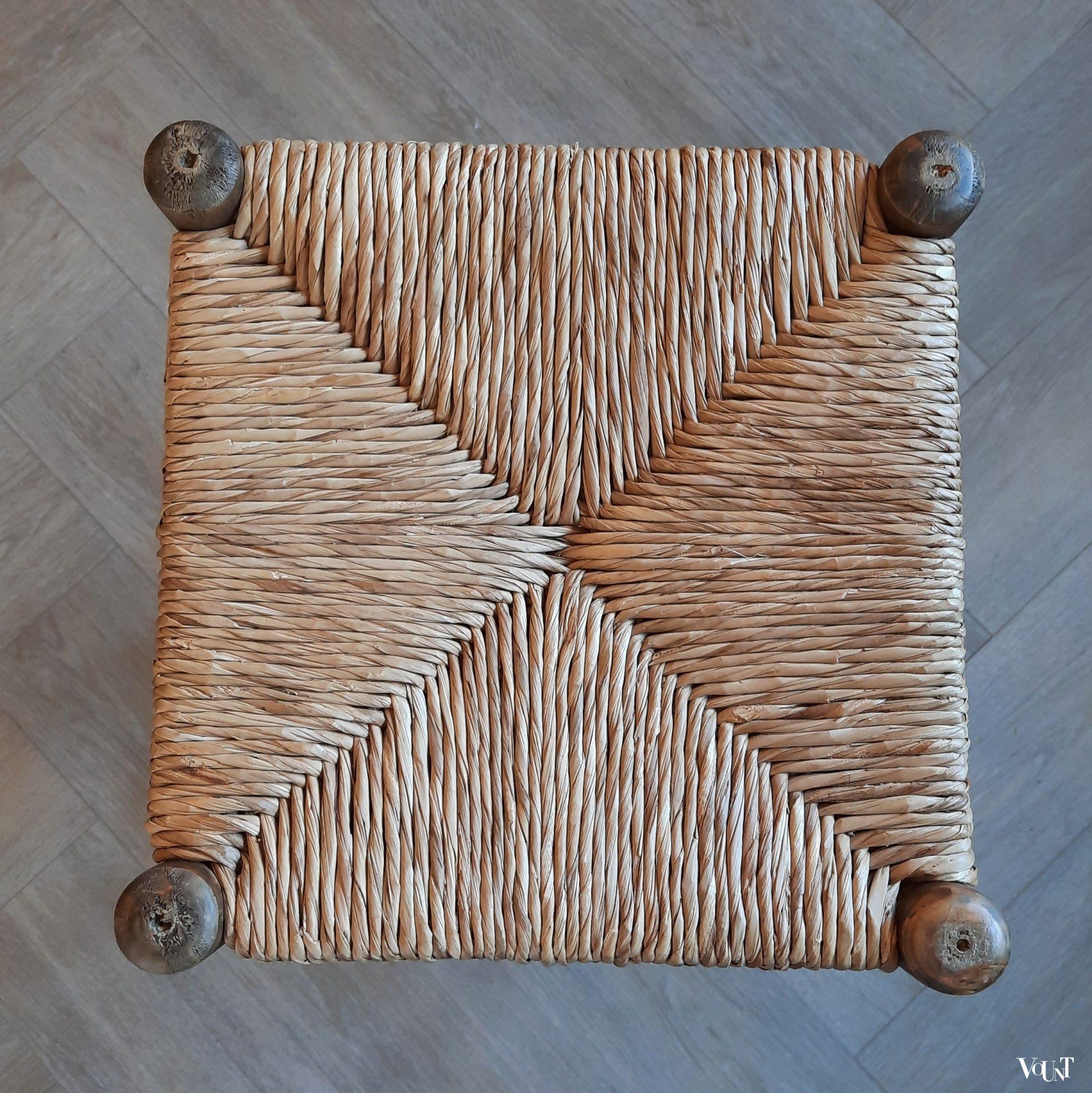 Set van 4 hoge krukken met biezen zitting, jaren '60