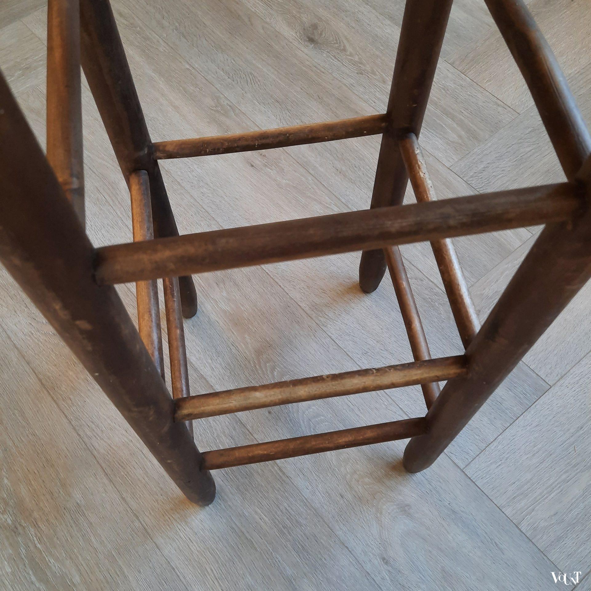 Set van 4 hoge krukken met biezen zitting, jaren '60