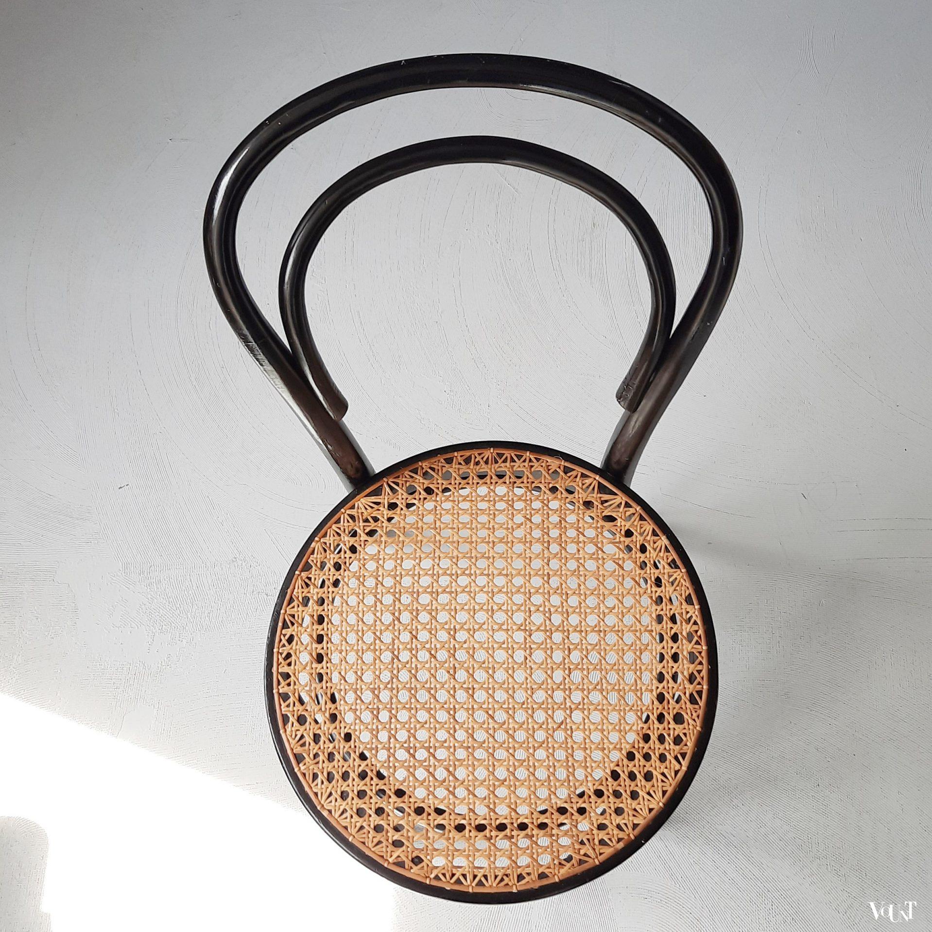 Zwarte bentwood stoel nr. 14, ZPM Radomsko, jaren '70