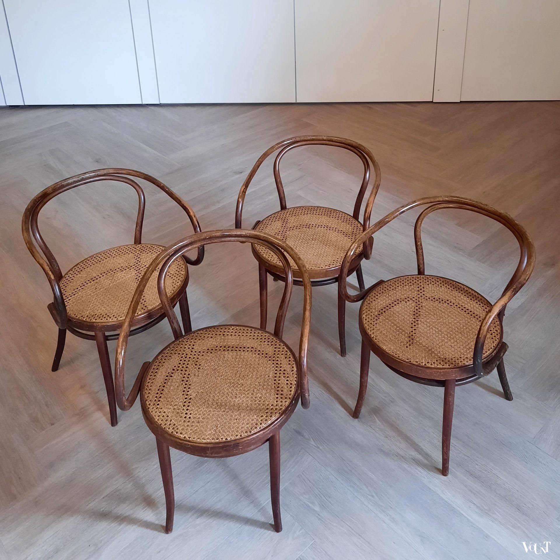 Set van 4 bruine 209 stoelen, Ligna, jaren '60