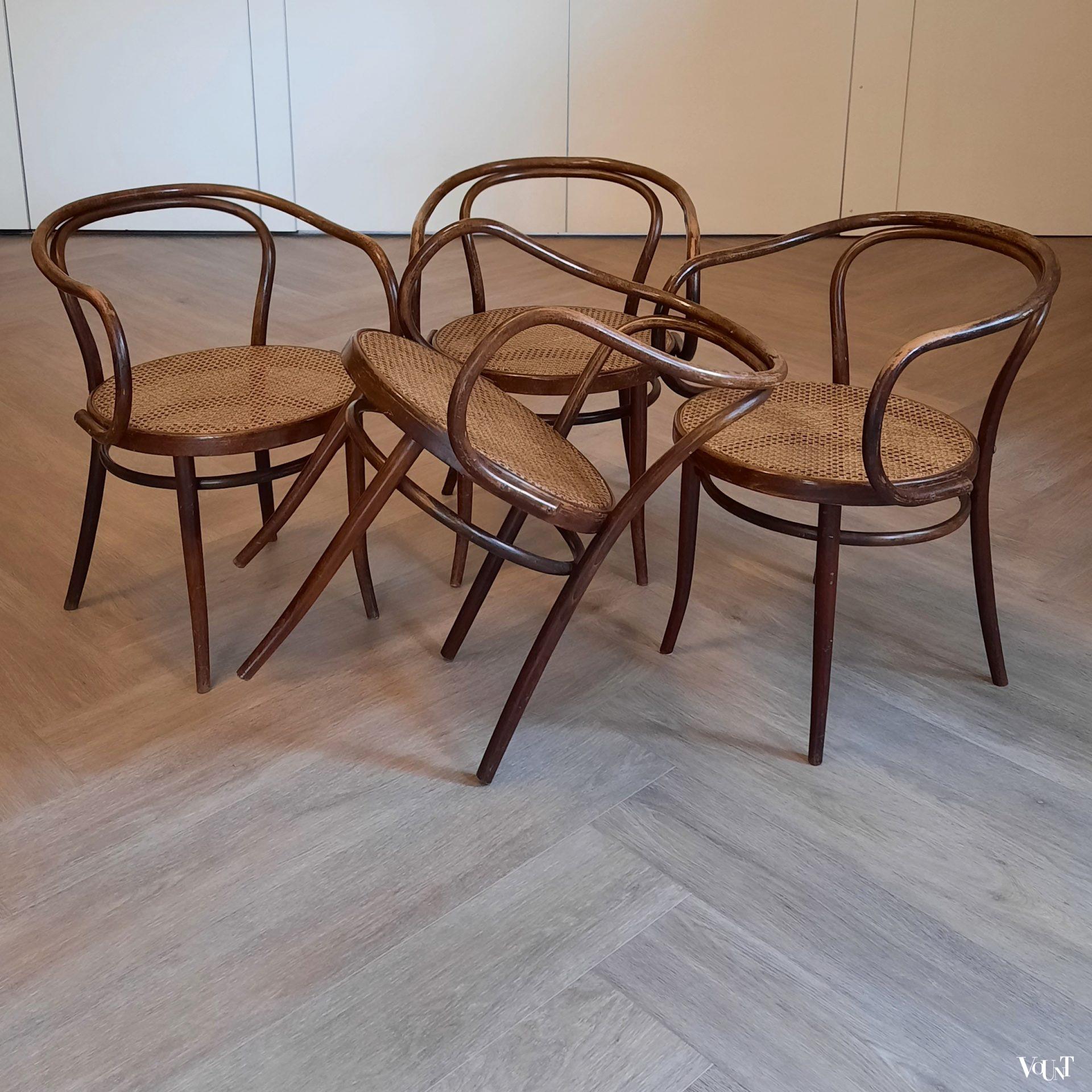 Set van 4 bruine 209 stoelen, Ligna, jaren '60