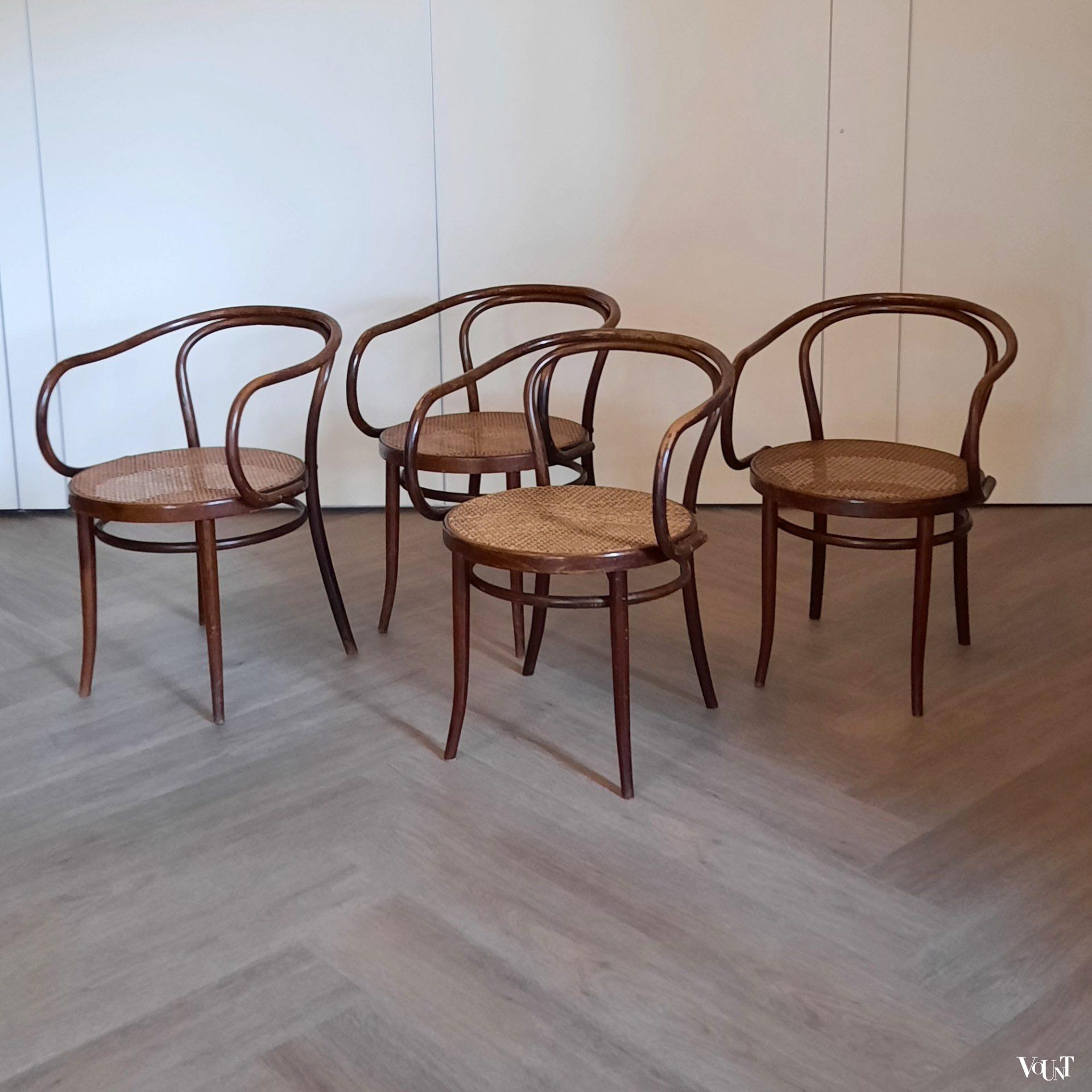 Set van 4 bruine 209 stoelen, Ligna, jaren '60