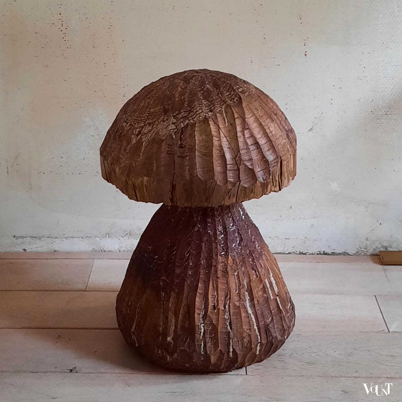 Handgesneden grote houten paddenstoel, Frankrijk