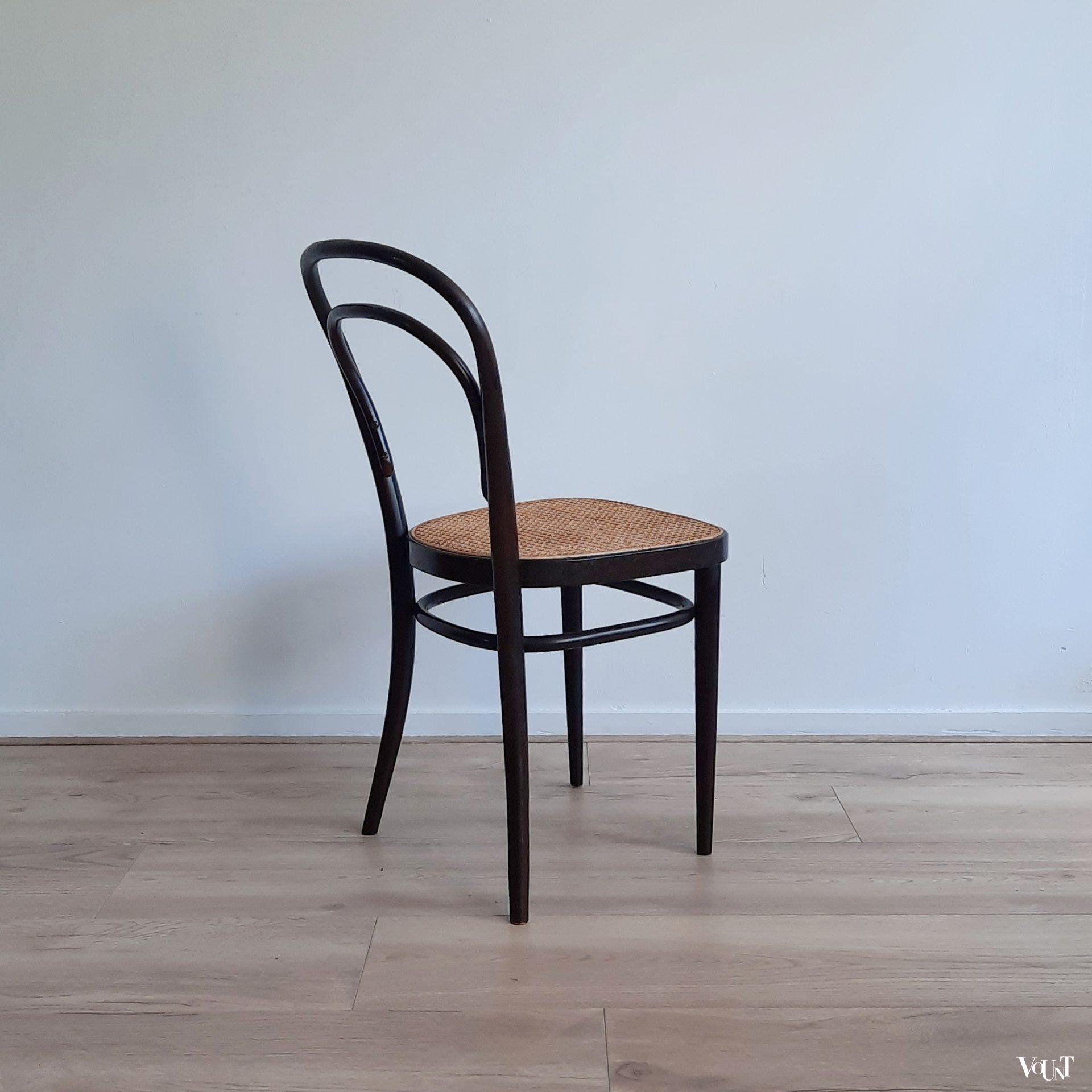 Set van 4 originele donkerbruine Thonet-stoelen nr. 214 R,  jaren '70