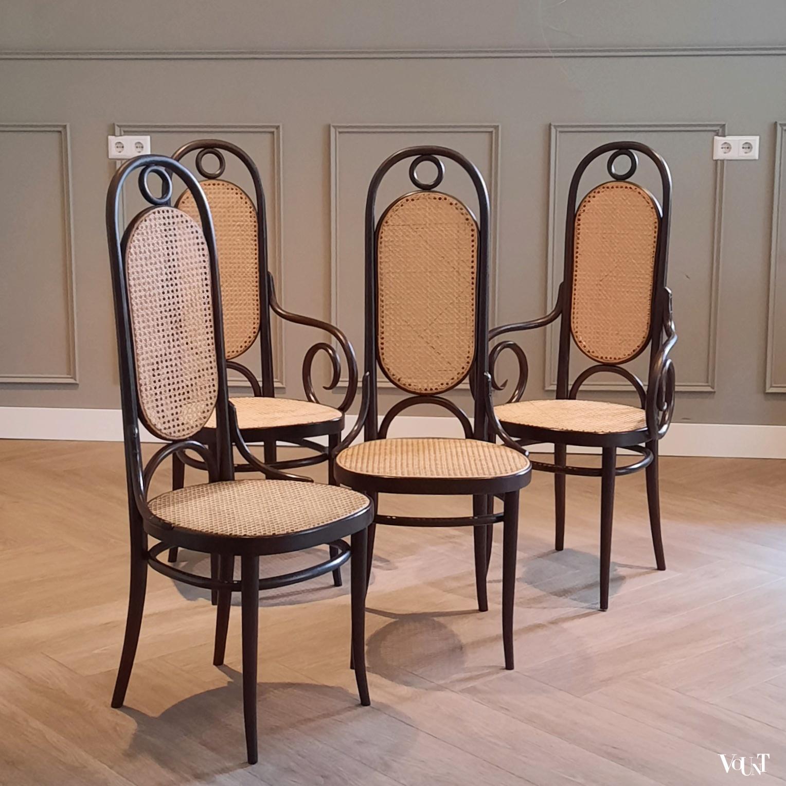 Set van 4 stoelen nr. 207, Thonet, jaren '70