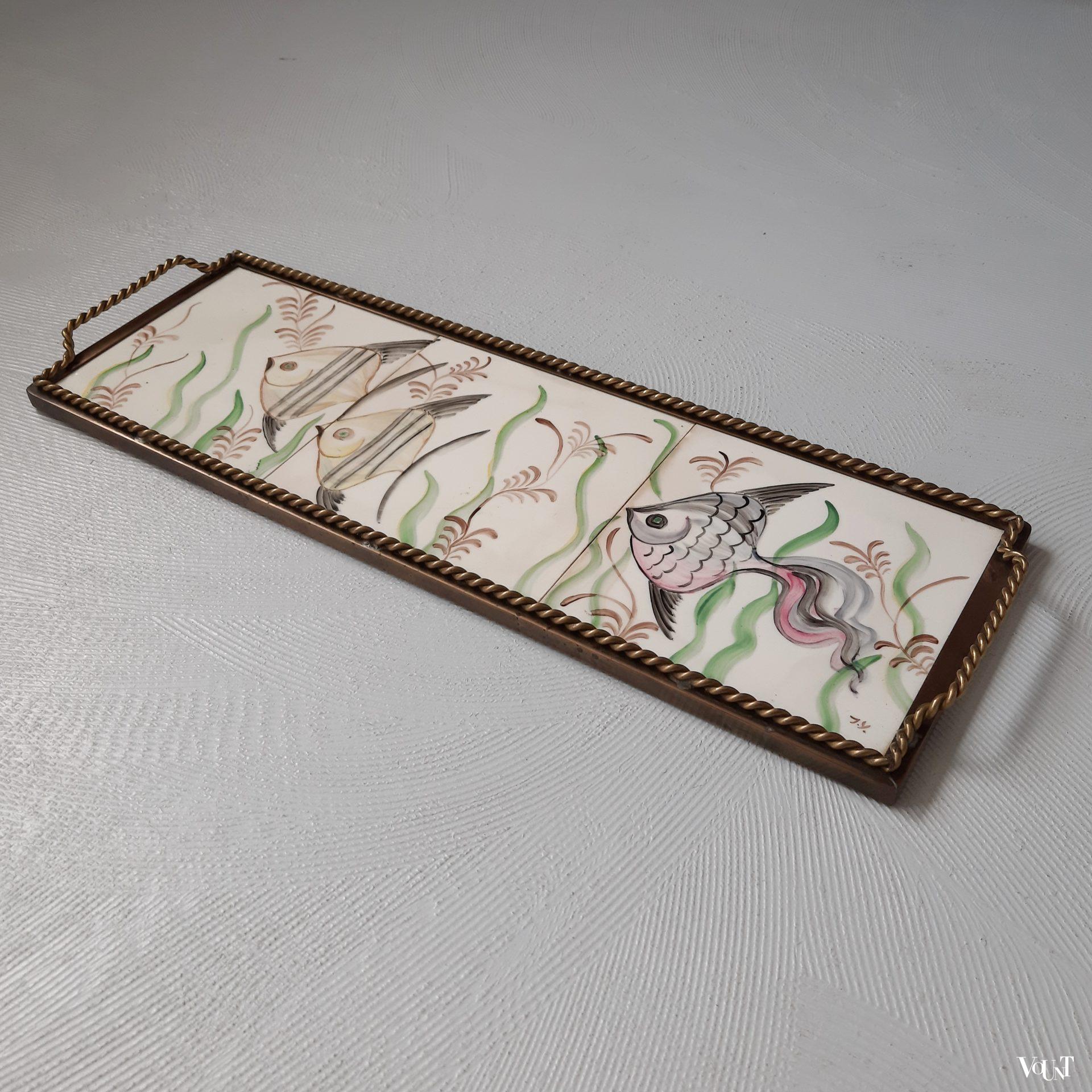 Dienblad met tegelplateau vissen, Handarbete G.A.F., Zweden, ca. jaren '50