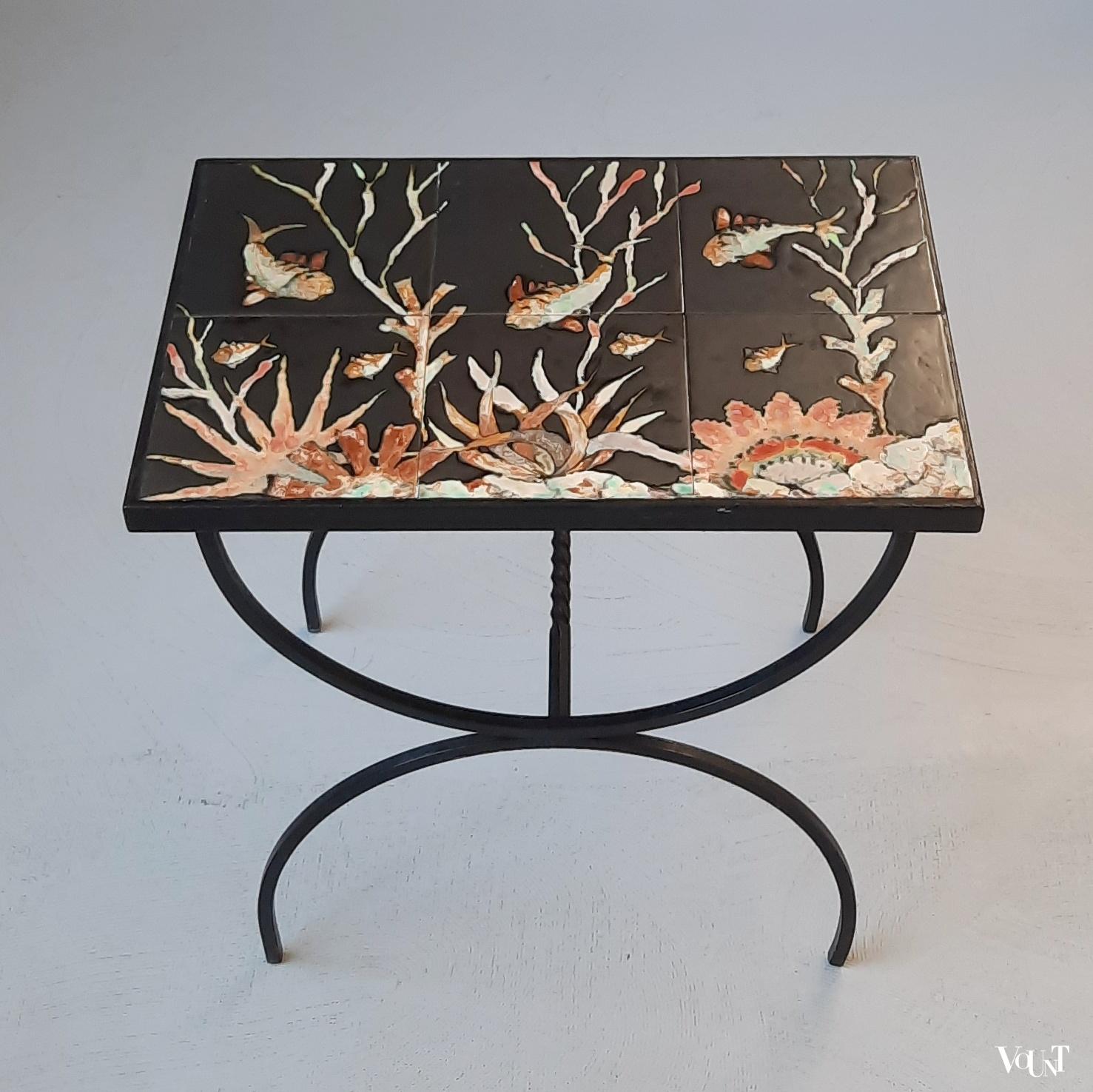 Frans bijzettafeltje met tegeltableau vissen, jaren '50/'60