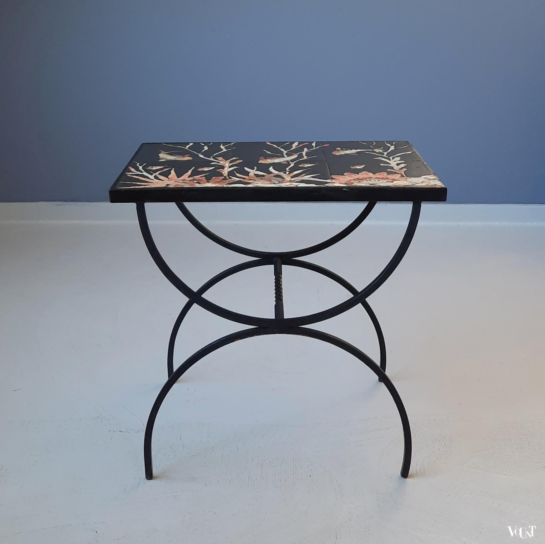 Frans bijzettafeltje met tegeltableau vissen, jaren '50/'60