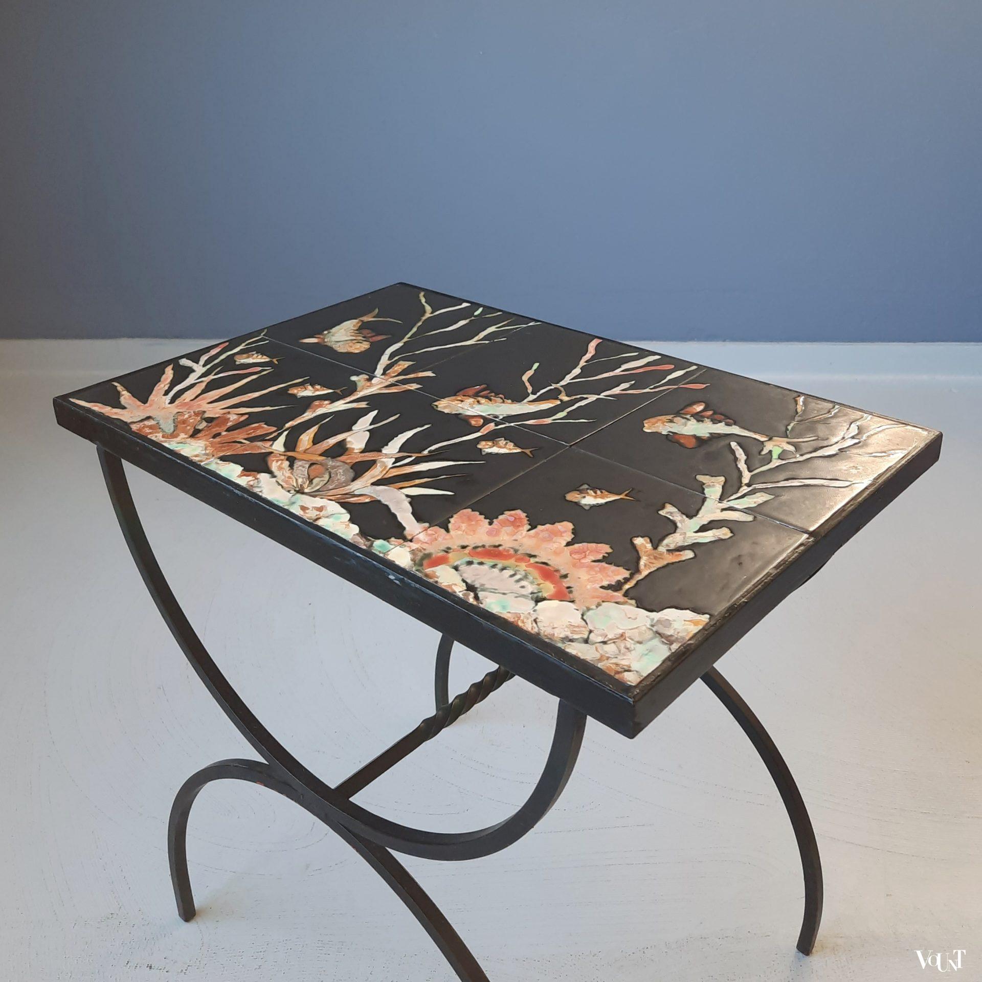 Frans bijzettafeltje met tegeltableau vissen, jaren '50/'60