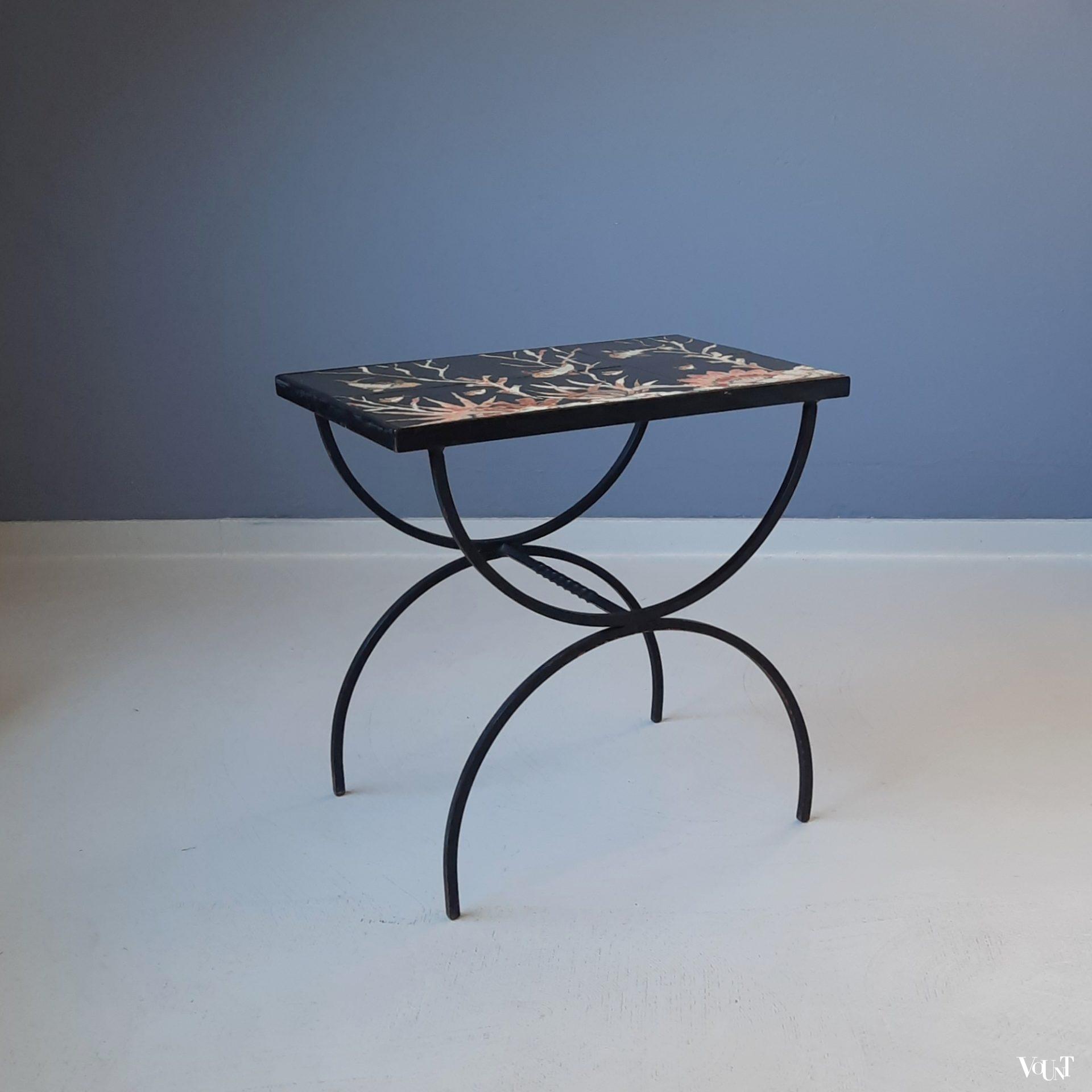 Frans bijzettafeltje met tegeltableau vissen, jaren '50/'60