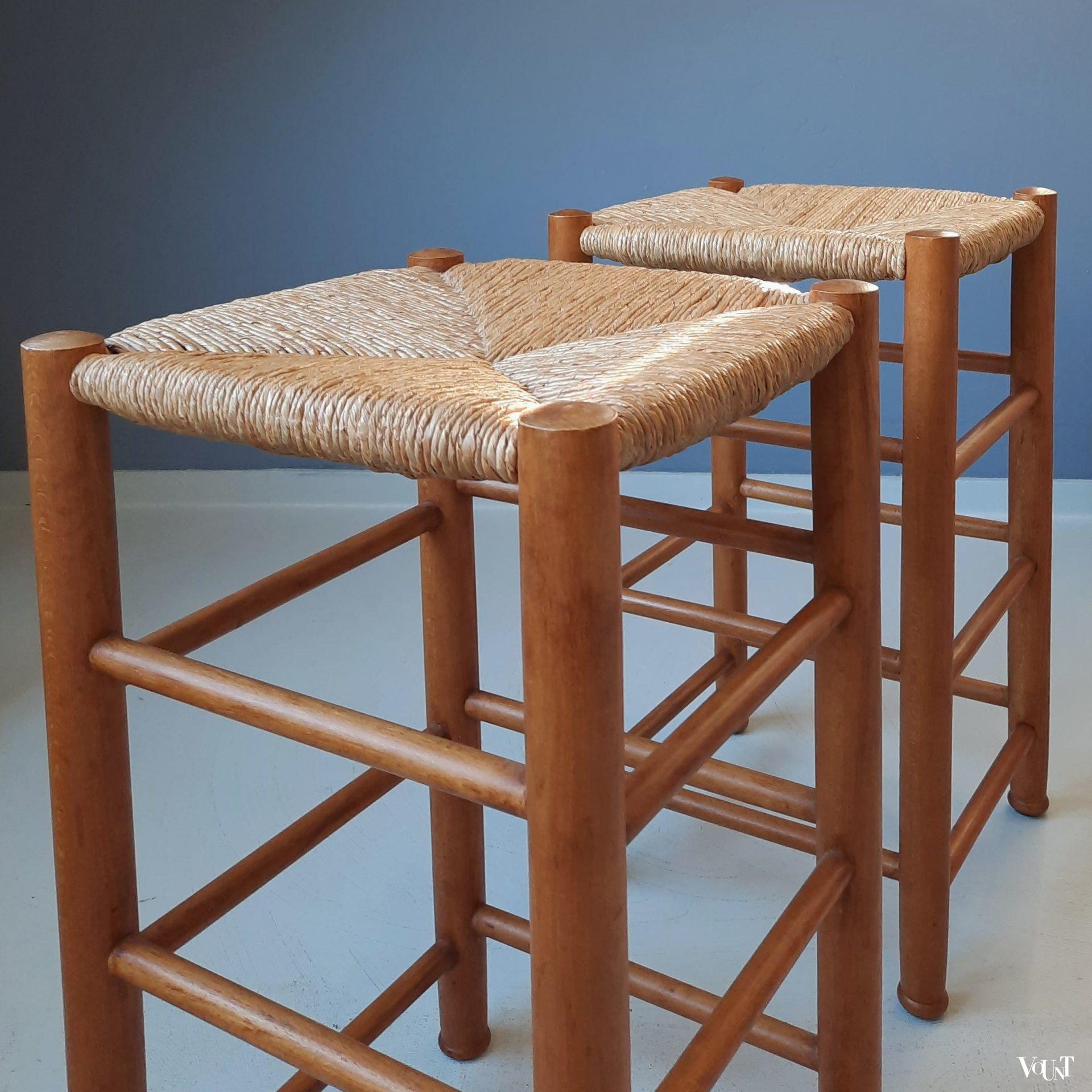Set van 2 hoge krukken met biezen zitting, jaren '70