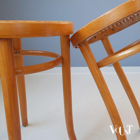 Set van 2 beukenhouten bentwood krukken met rotan zitting, Ligna, jaren '70