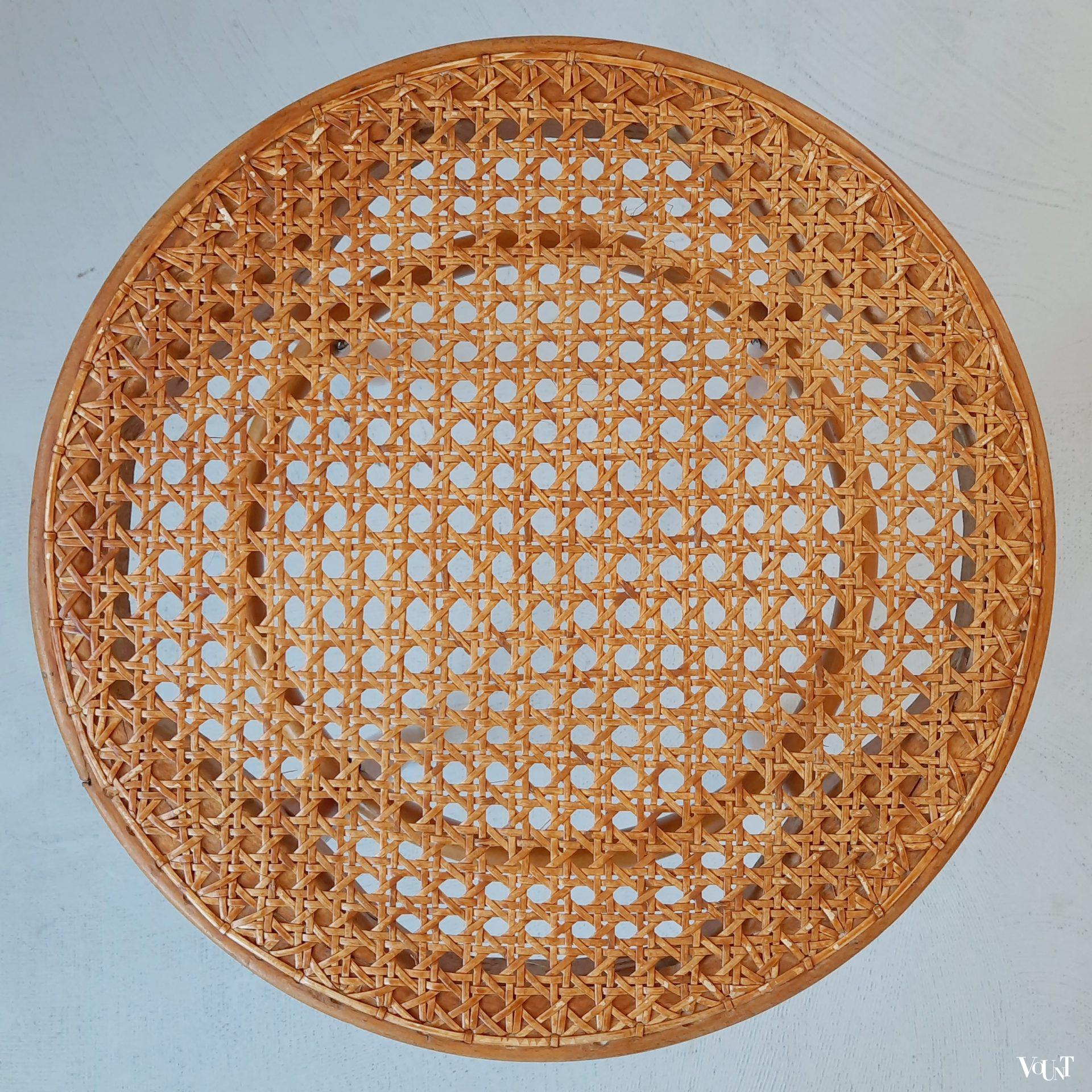 Set van 2 beukenhouten bentwood krukken met rotan zitting, Ligna, jaren '70