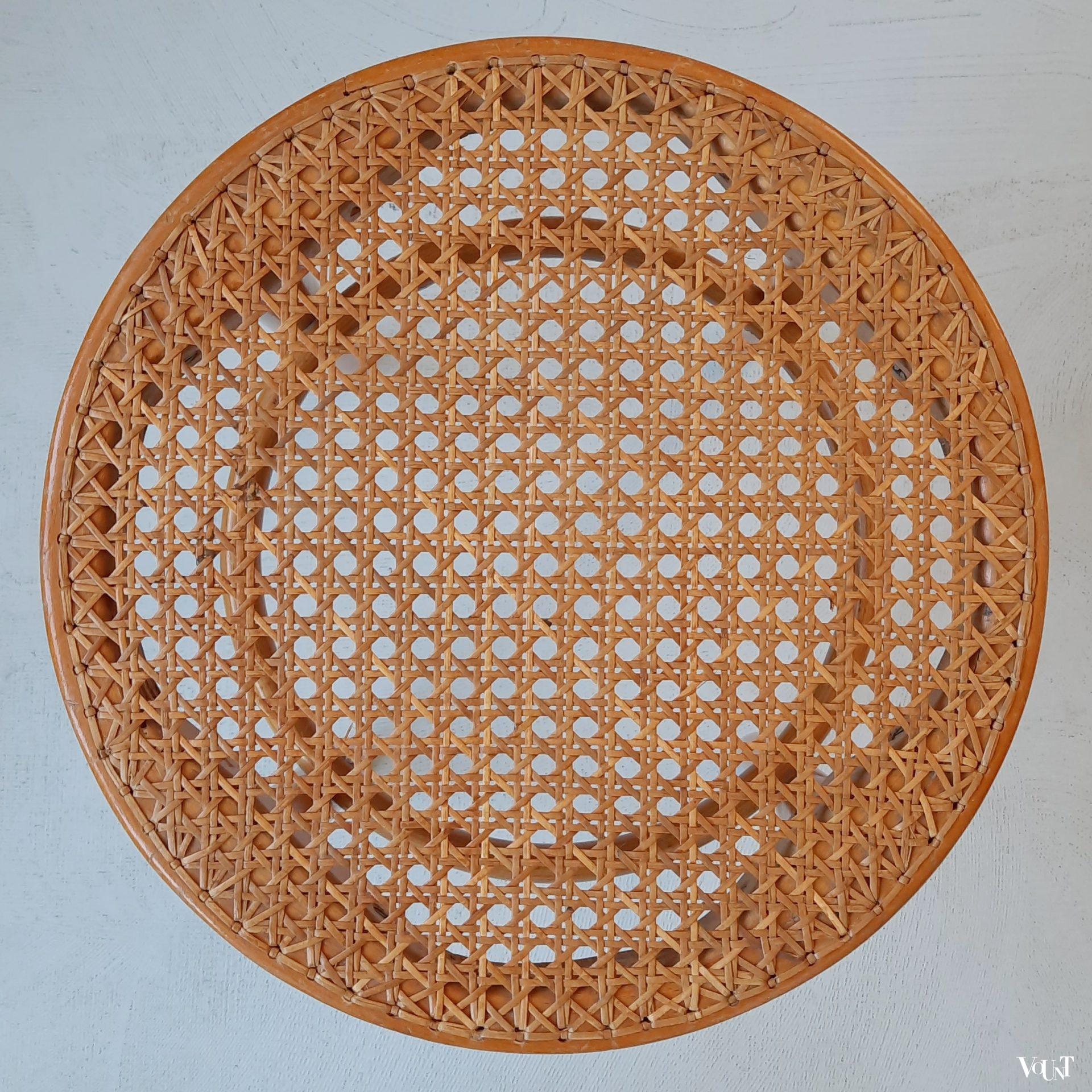 Set van 2 beukenhouten bentwood krukken met rotan zitting, Ligna, jaren '70