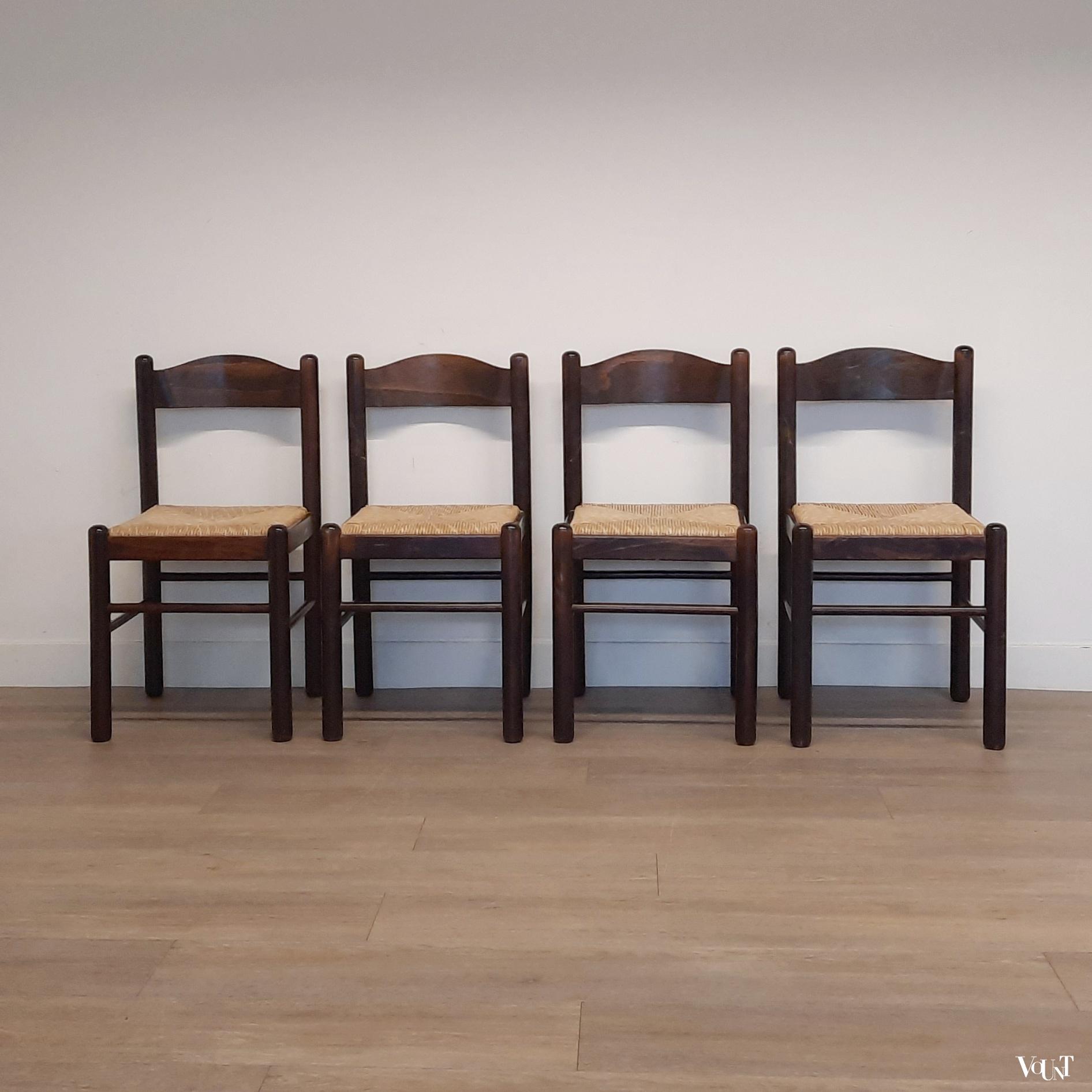 Set van 4 donkerbruine houten stoelen met biezen zitting, jaren '70