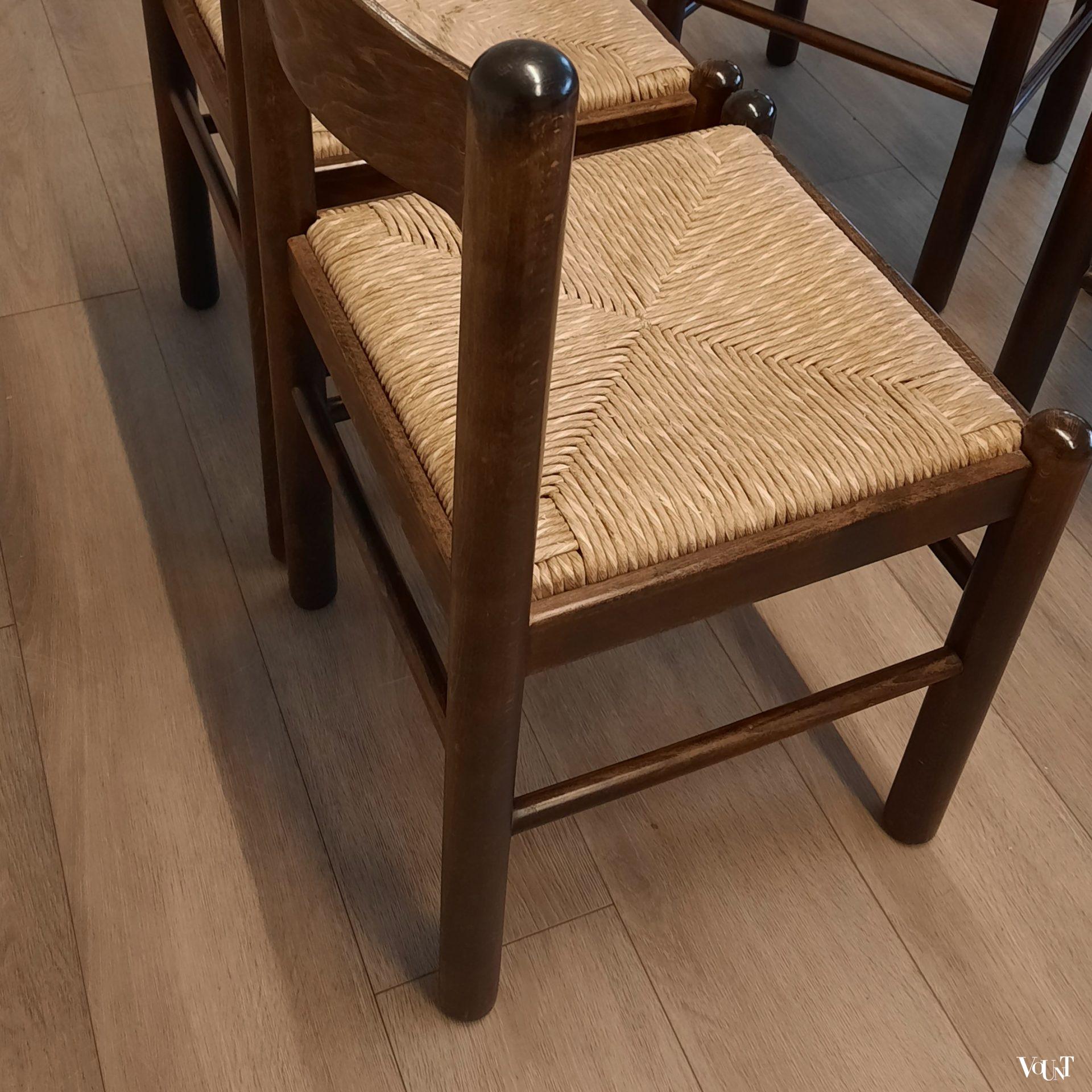 Set van 4 donkerbruine houten stoelen met biezen zitting, jaren '70