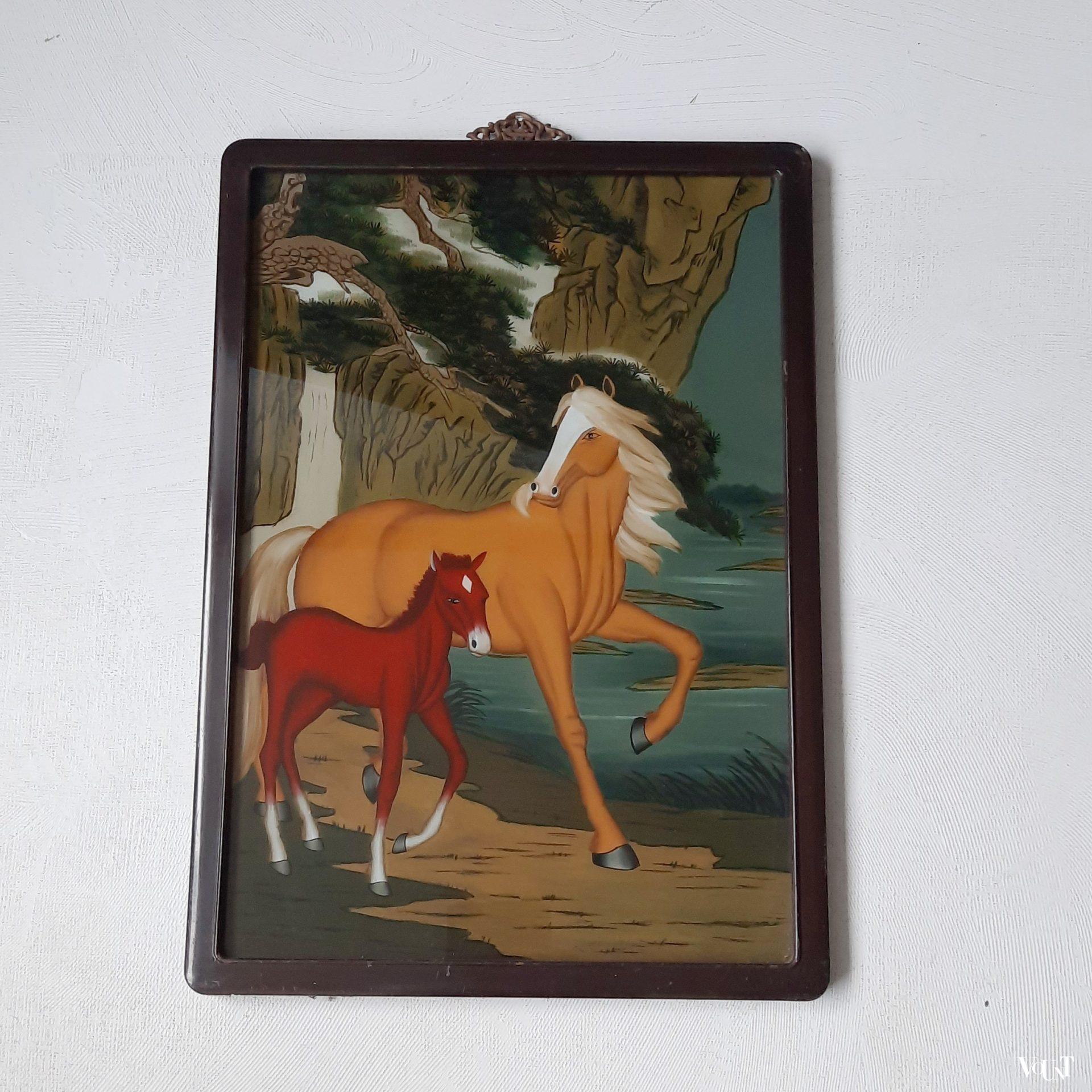 Chinese achterglasschildering paarden, midden 20e eeuw
