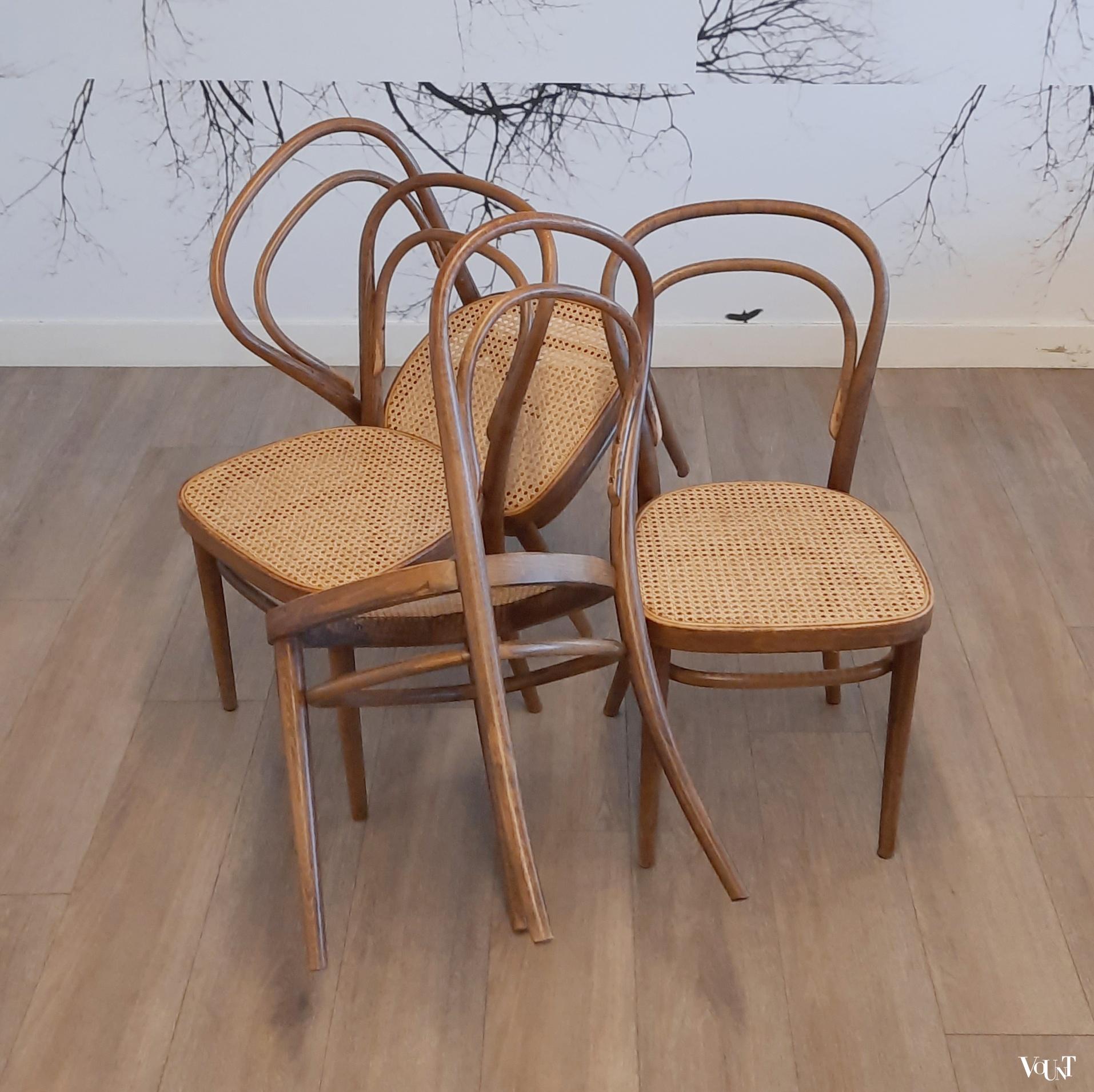 Set van 4 originele bruine Thonet-stoelen nr. 214 R,  jaren '70