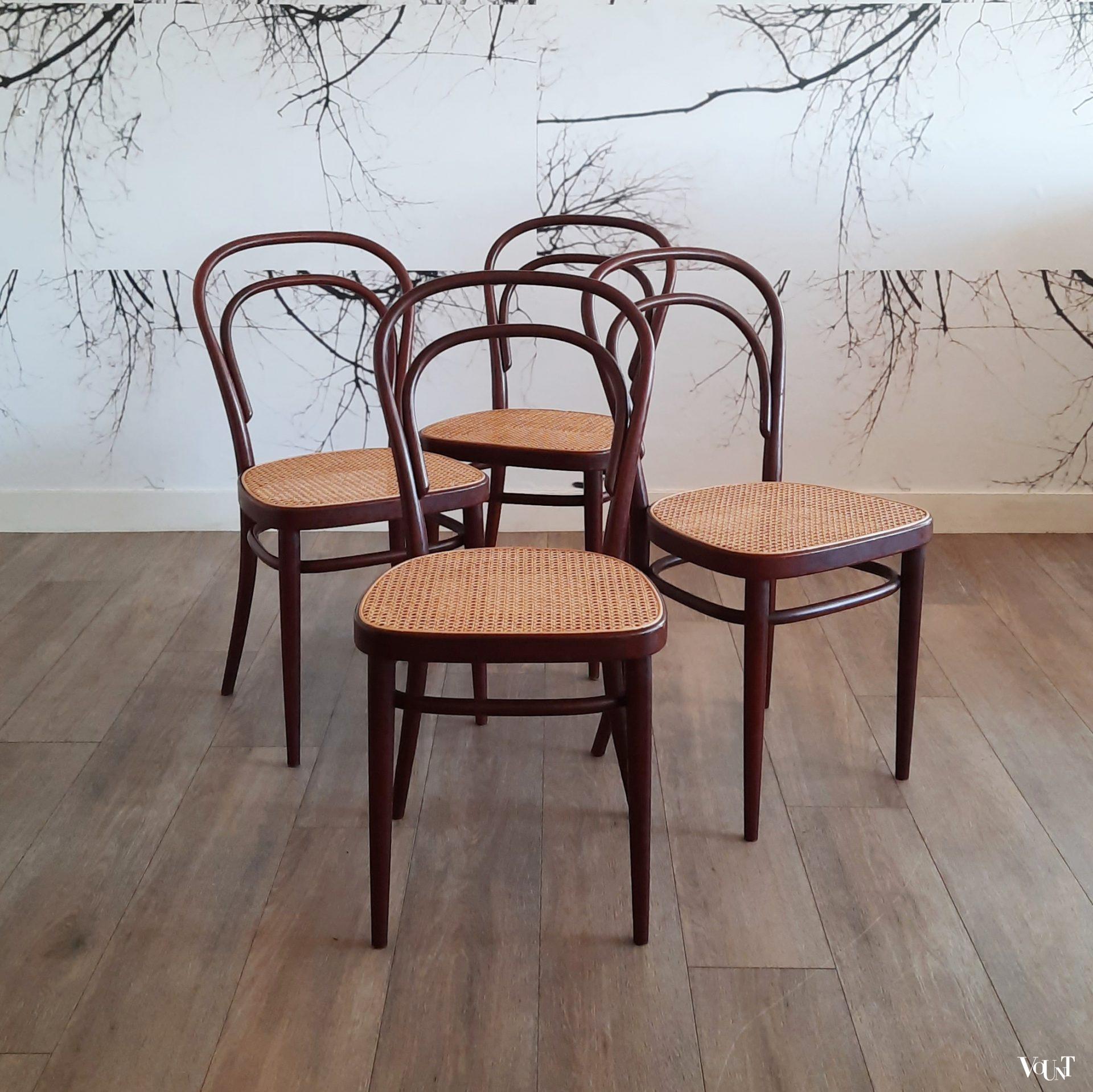 Set van 4 originele bruine Thonet-stoelen nr. 214 R,  jaren '70