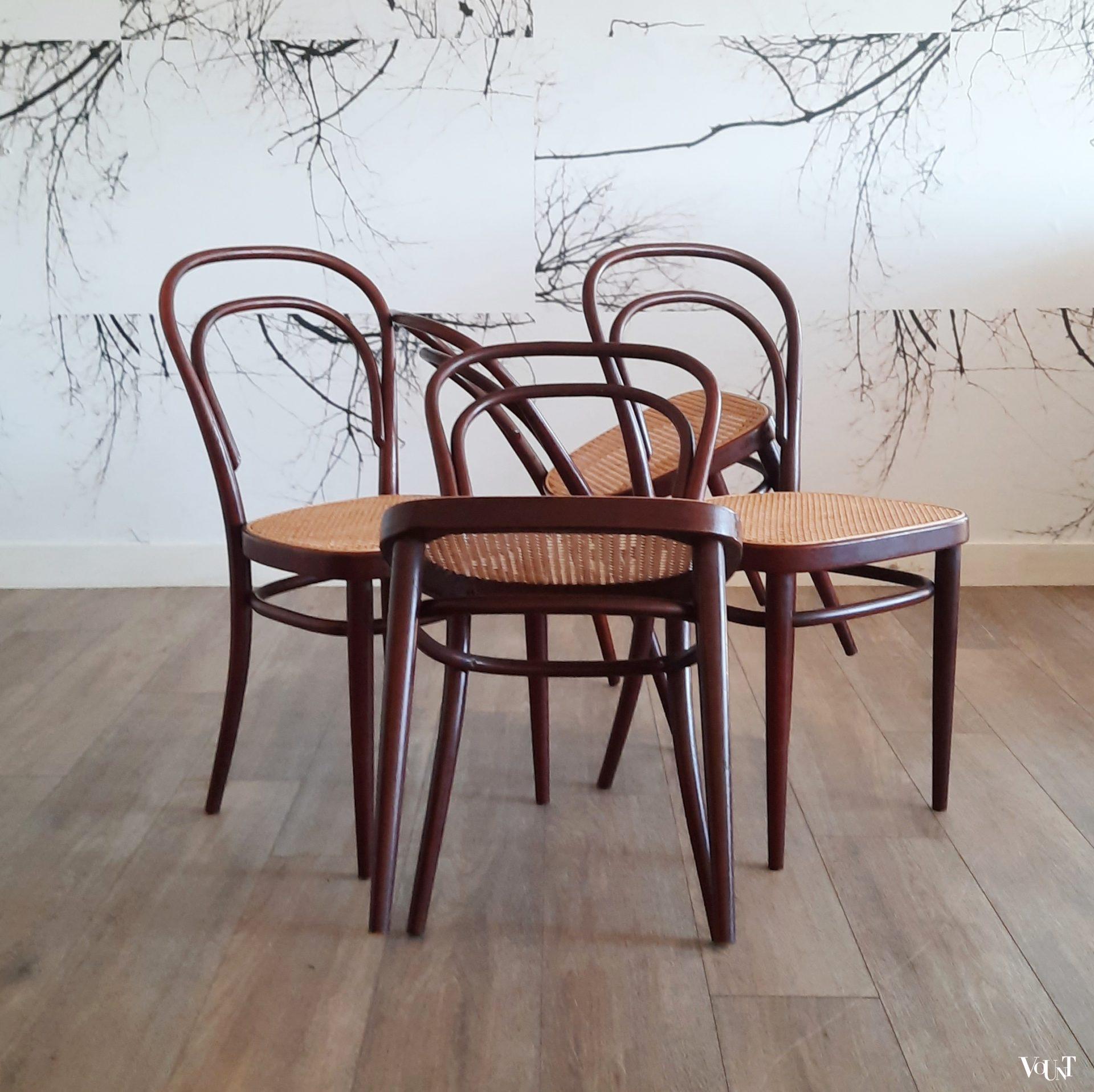 Set van 4 originele bruine Thonet-stoelen nr. 214 R,  jaren '70