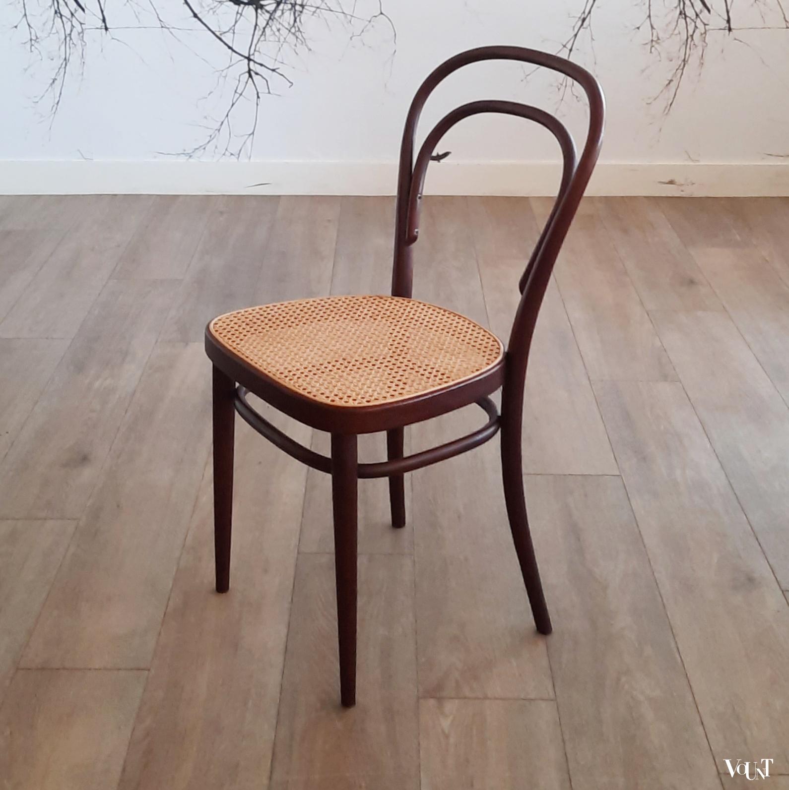 Set van 4 originele bruine Thonet-stoelen nr. 214 R,  jaren '70