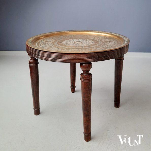 Tunesische tafel met handgegraveerd messing blad, ca. jaren '70