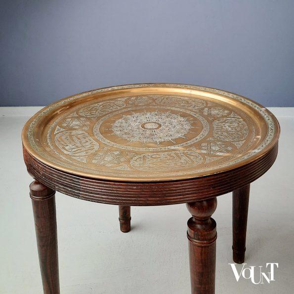 Tunesische tafel met handgegraveerd messing blad, ca. jaren '70