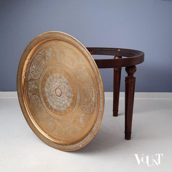 Tunesische tafel met handgegraveerd messing blad, ca. jaren '70