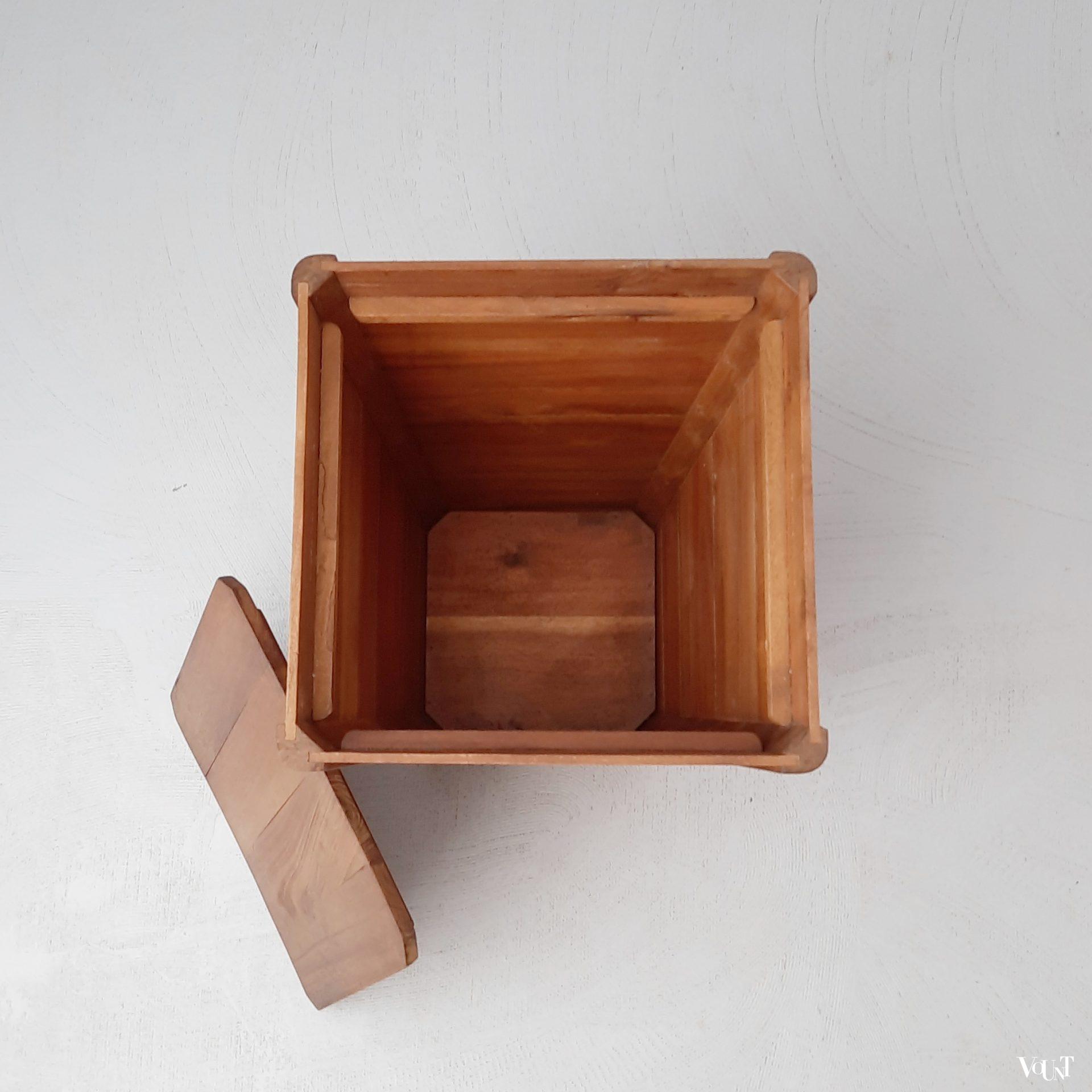 Vintage houten bak met deksel, ca. jaren '70