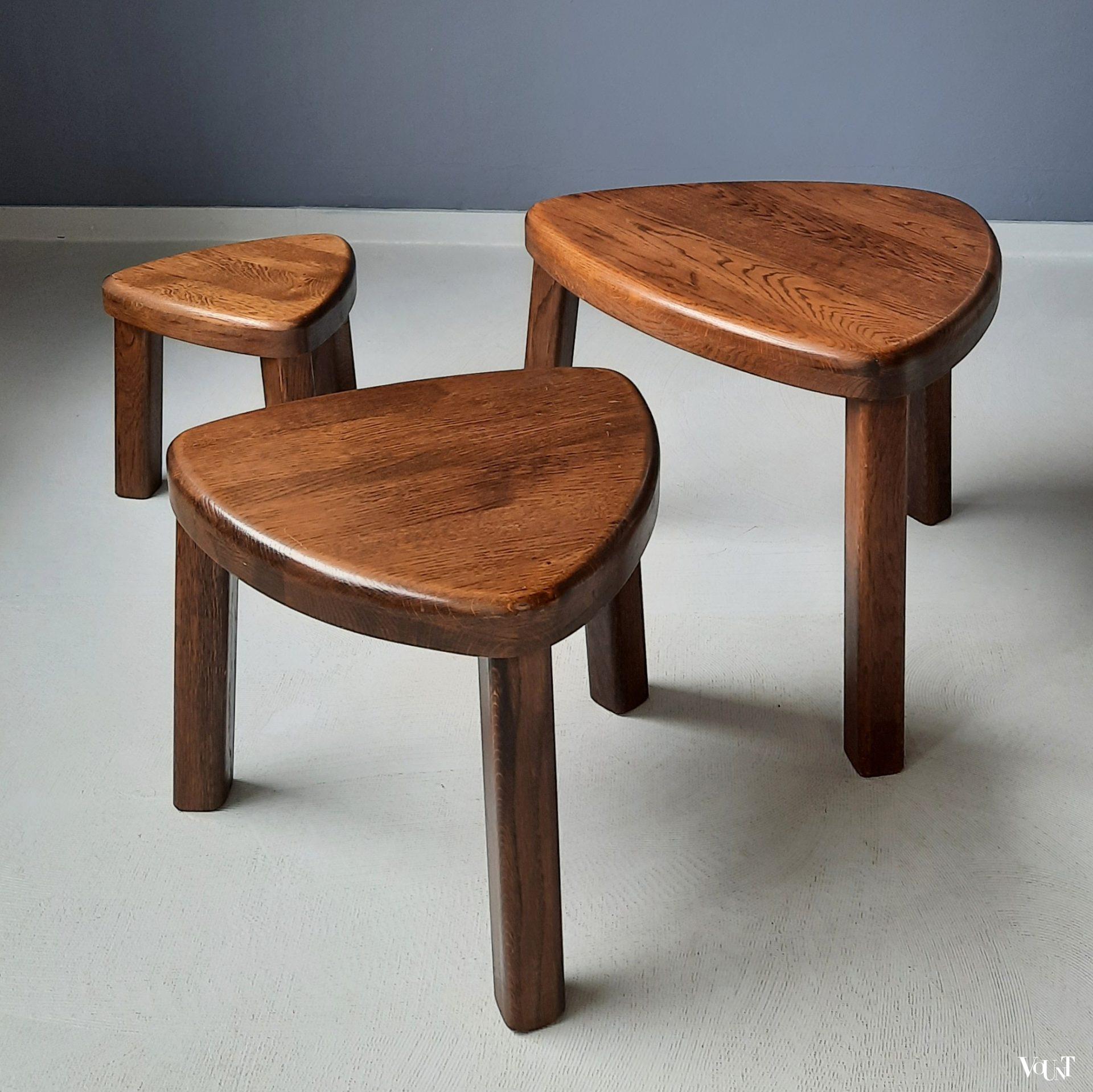 Brutalist set van 3 eikenhouten bijzettafeltjes, jaren '70