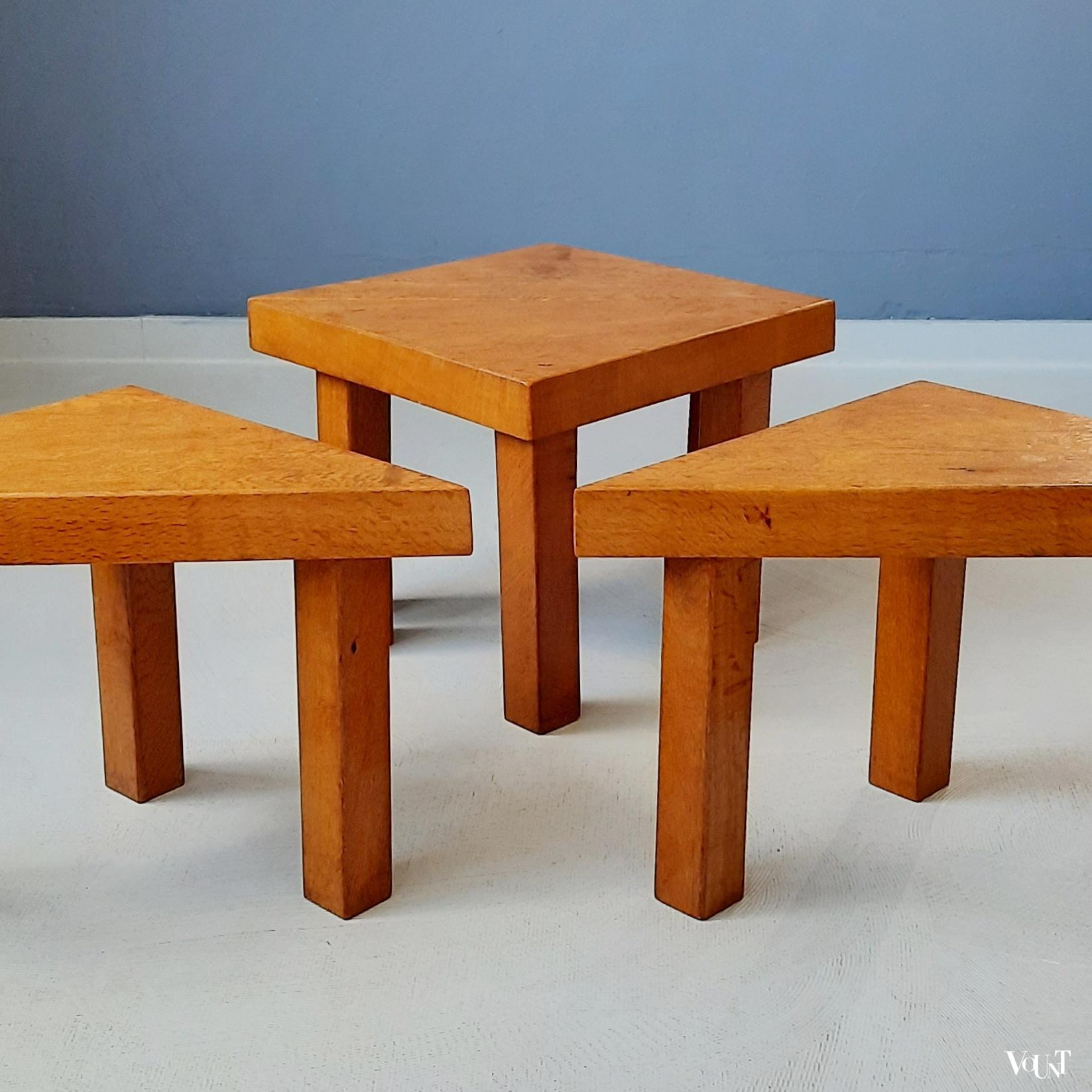 Set van 4 driehoekige brutalist bijzettafeltjes, jaren '70