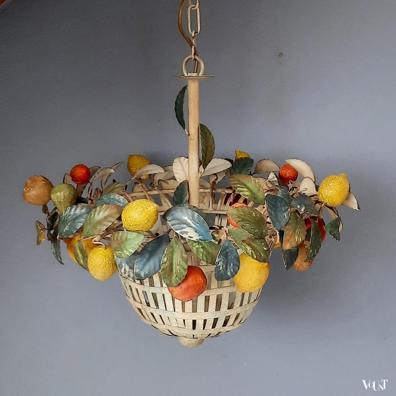 Italiaanse metalen hanglamp met fruit, jaren '60