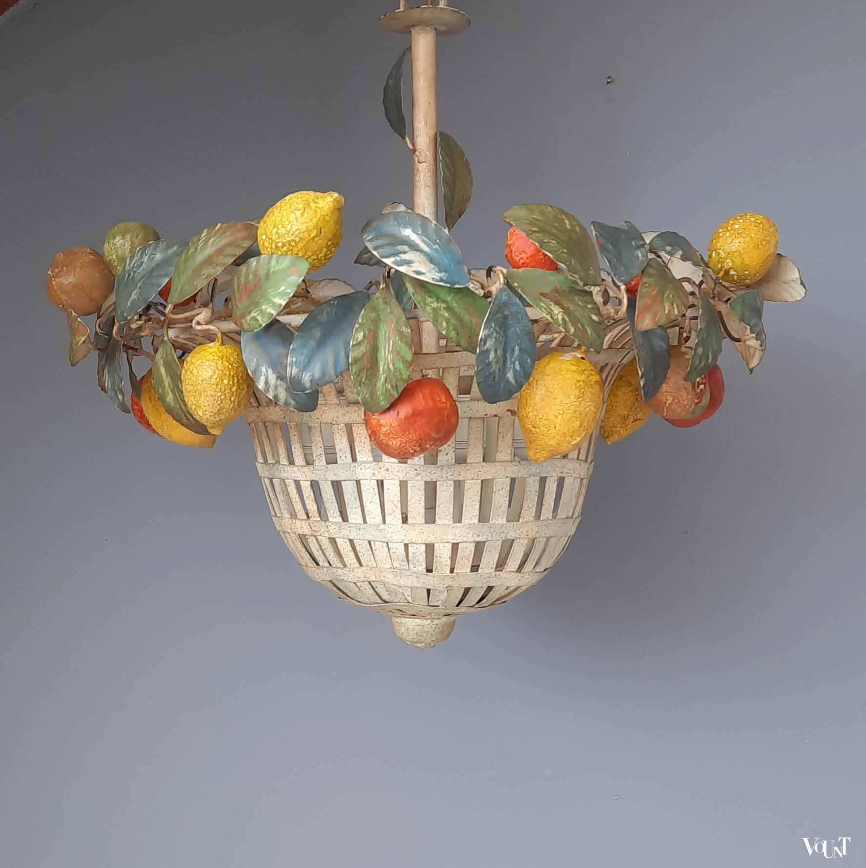 Italiaanse metalen hanglamp met fruit, jaren '60