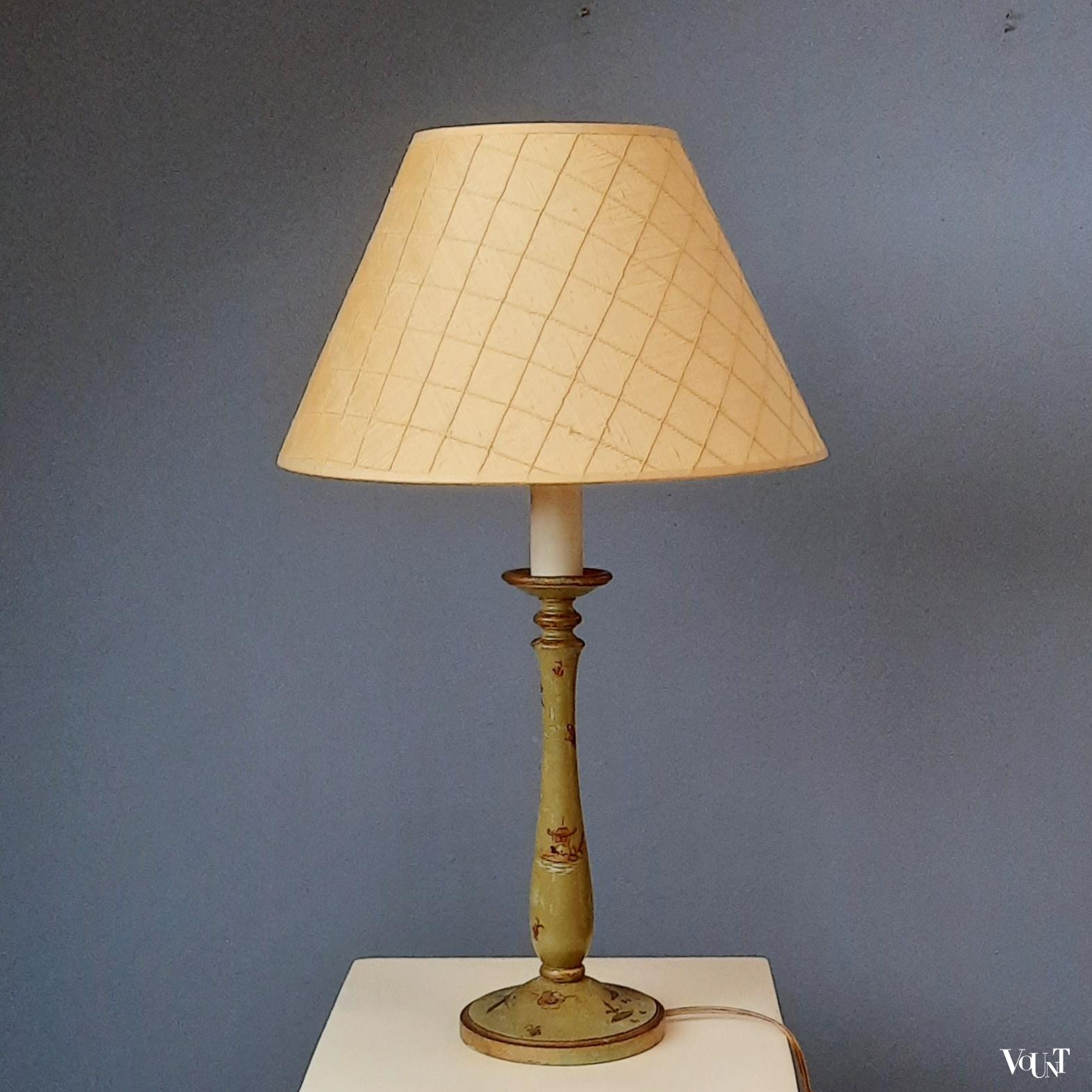 Chinoiserie houten tafellamp