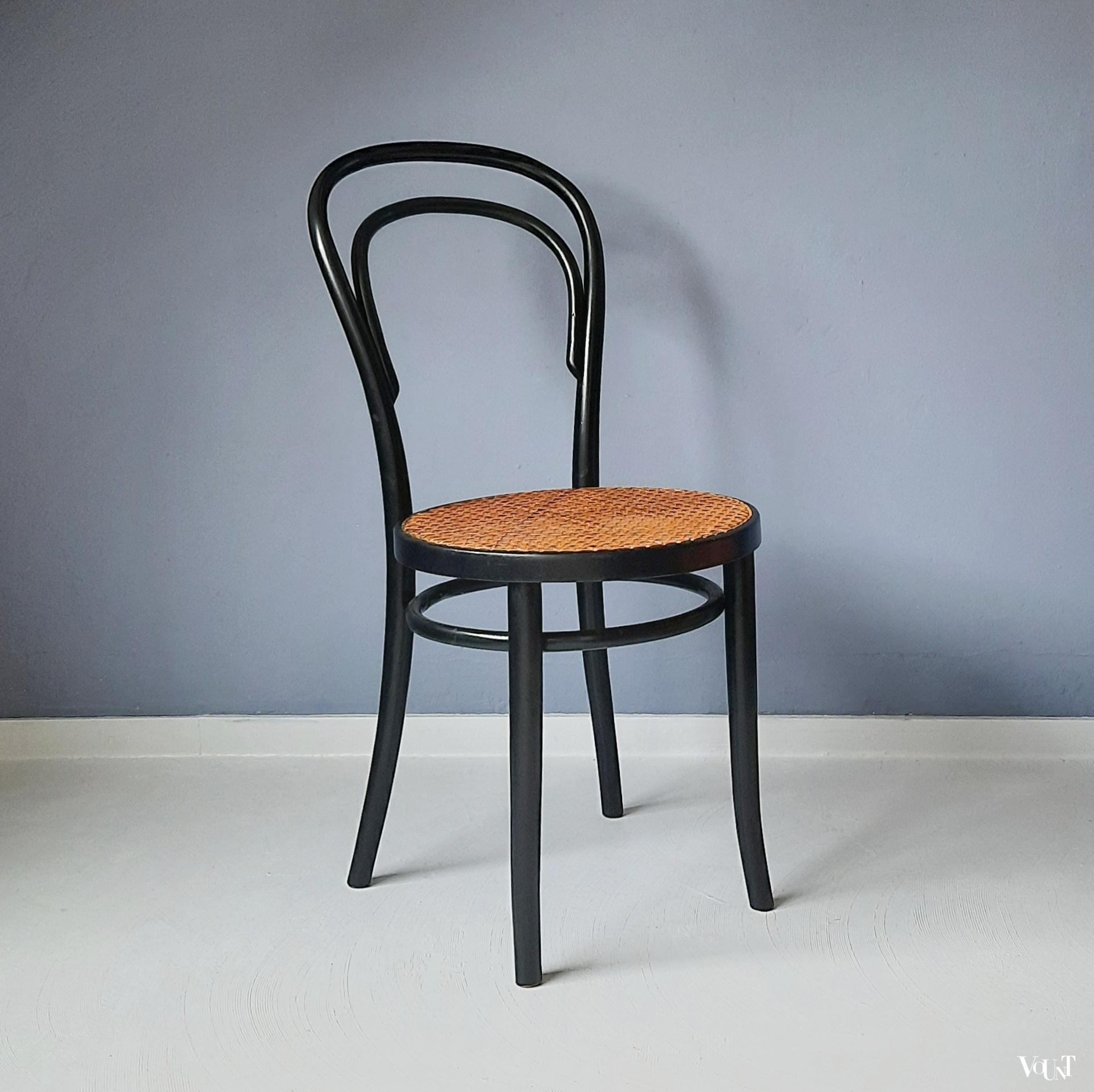 Zwarte bentwood stoel nr. 14, ZPM Radomsko, jaren '70