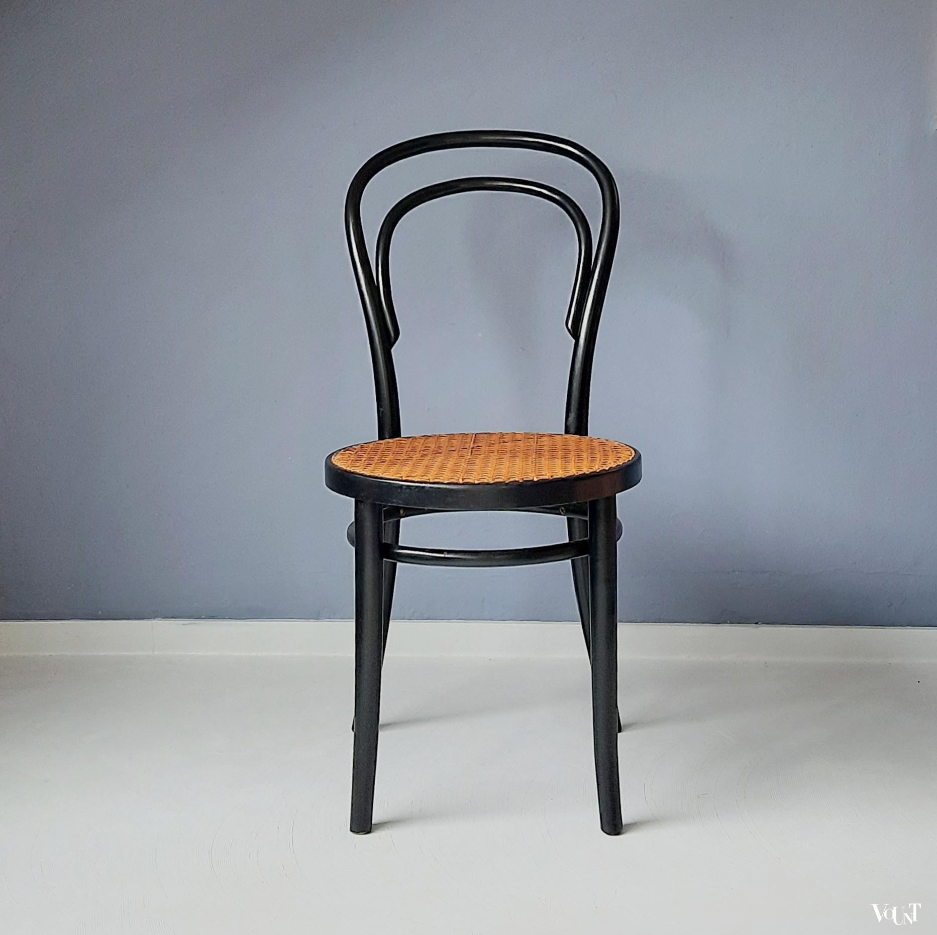 Zwarte bentwood stoel nr. 14, ZPM Radomsko, jaren '70