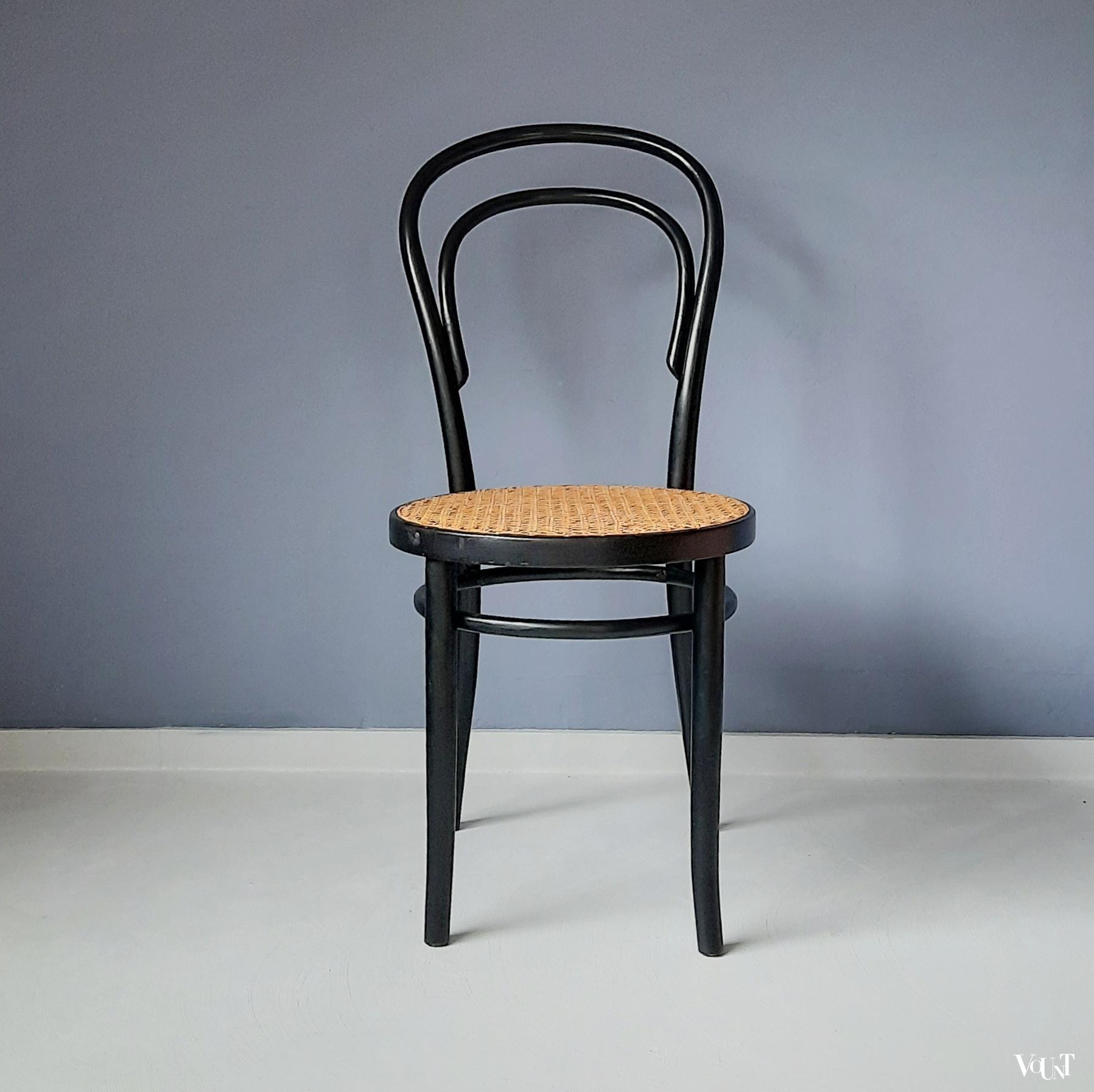 Zwarte bentwood stoel nr. 14, ZPM Radomsko, jaren '70