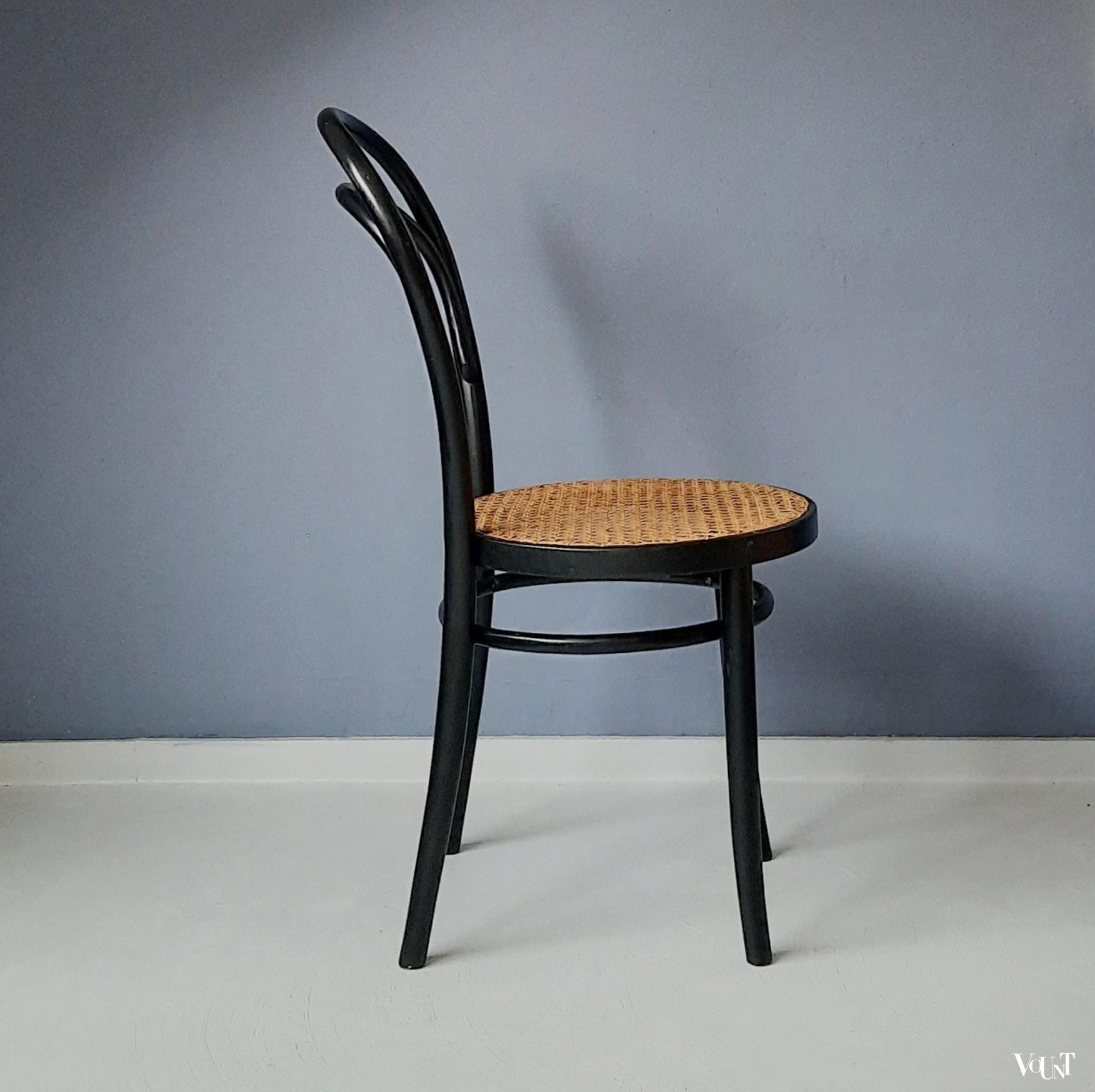 Zwarte bentwood stoel nr. 14, ZPM Radomsko, jaren '70