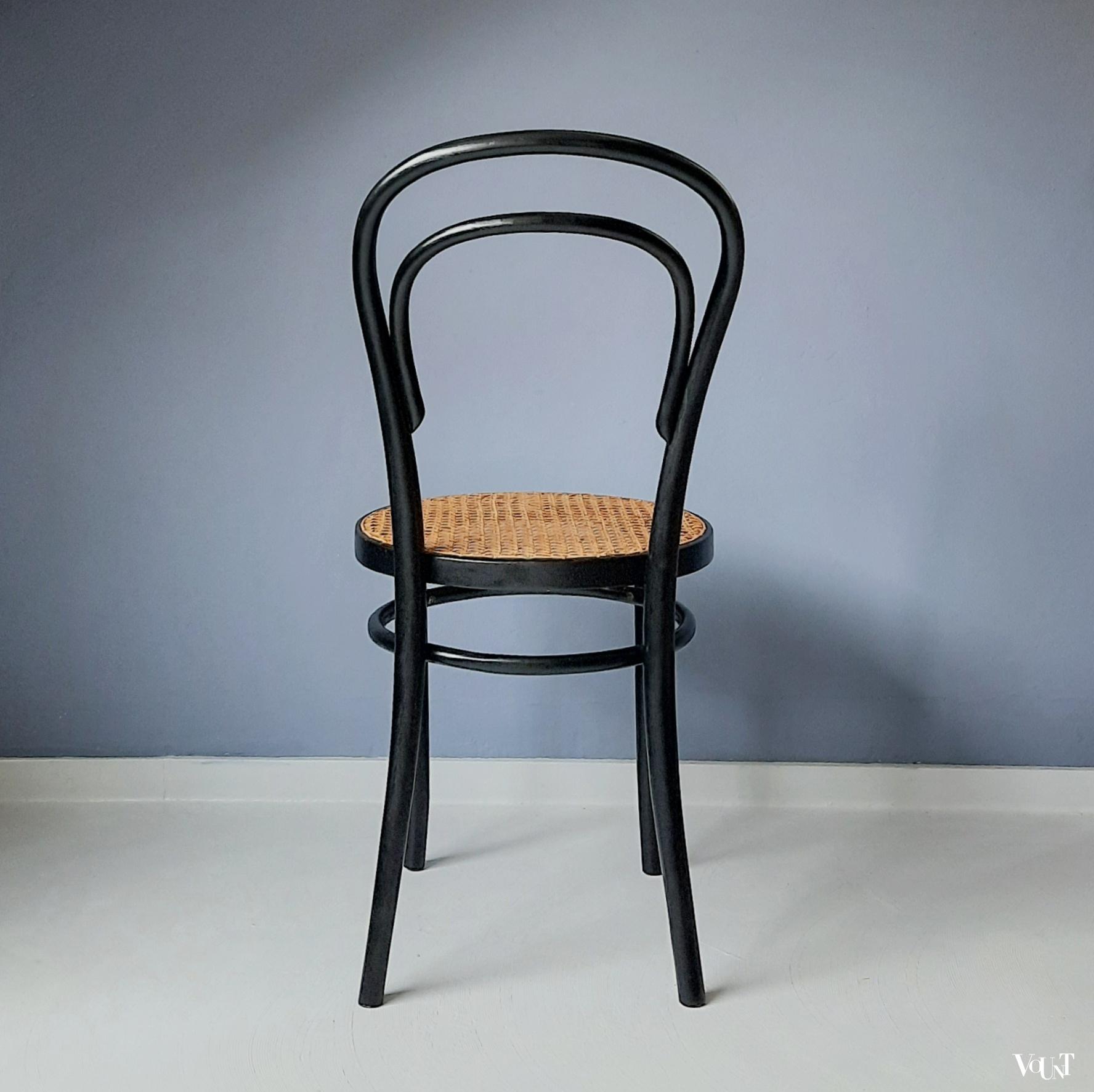 Zwarte bentwood stoel nr. 14, ZPM Radomsko, jaren '70