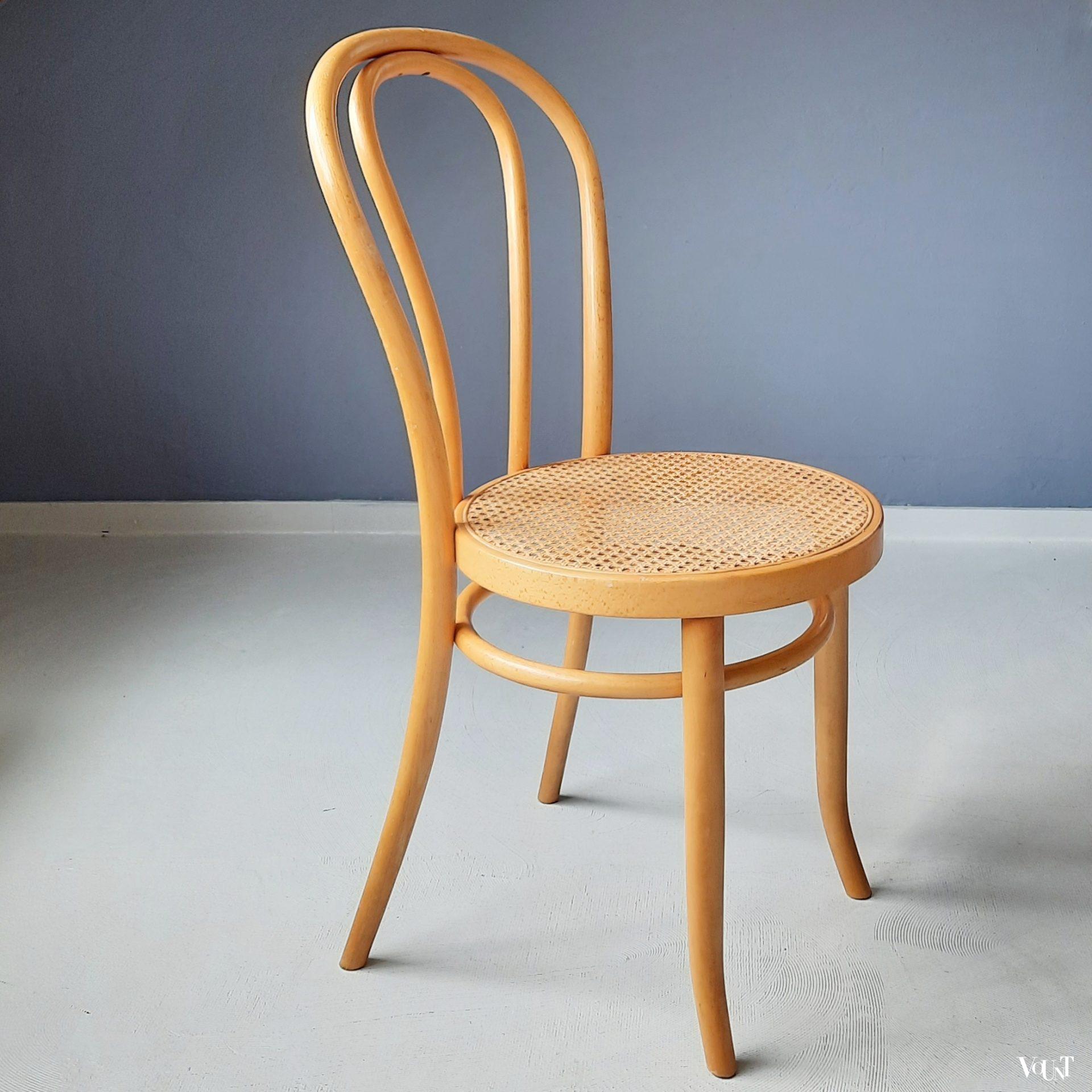Blonde stoel nr. 18, jaren '80
